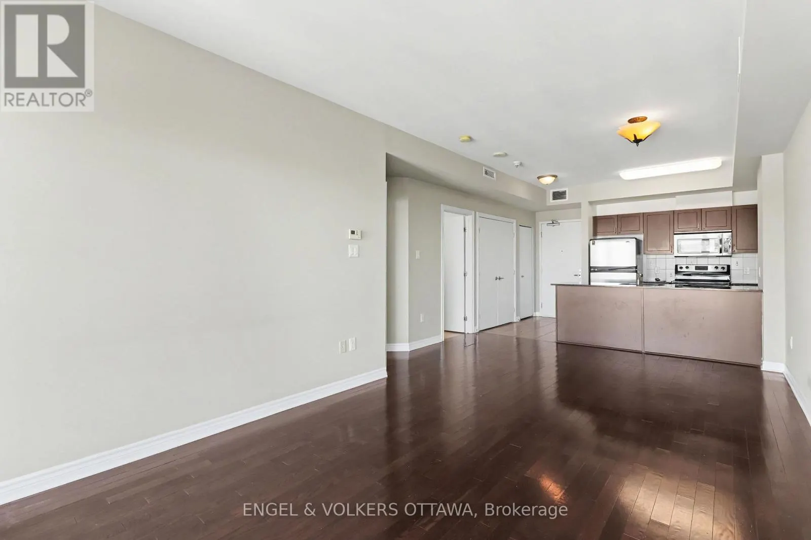 1808 - 70 LANDRY STREET
