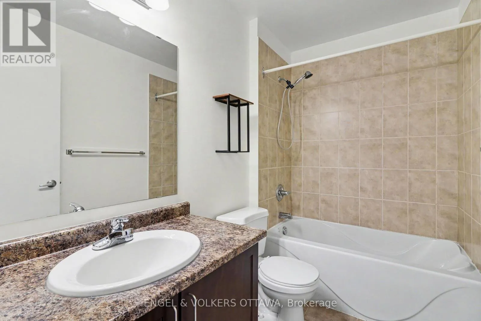 1808 - 70 LANDRY STREET