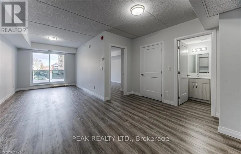 205 - 30 GEORGE STREET N