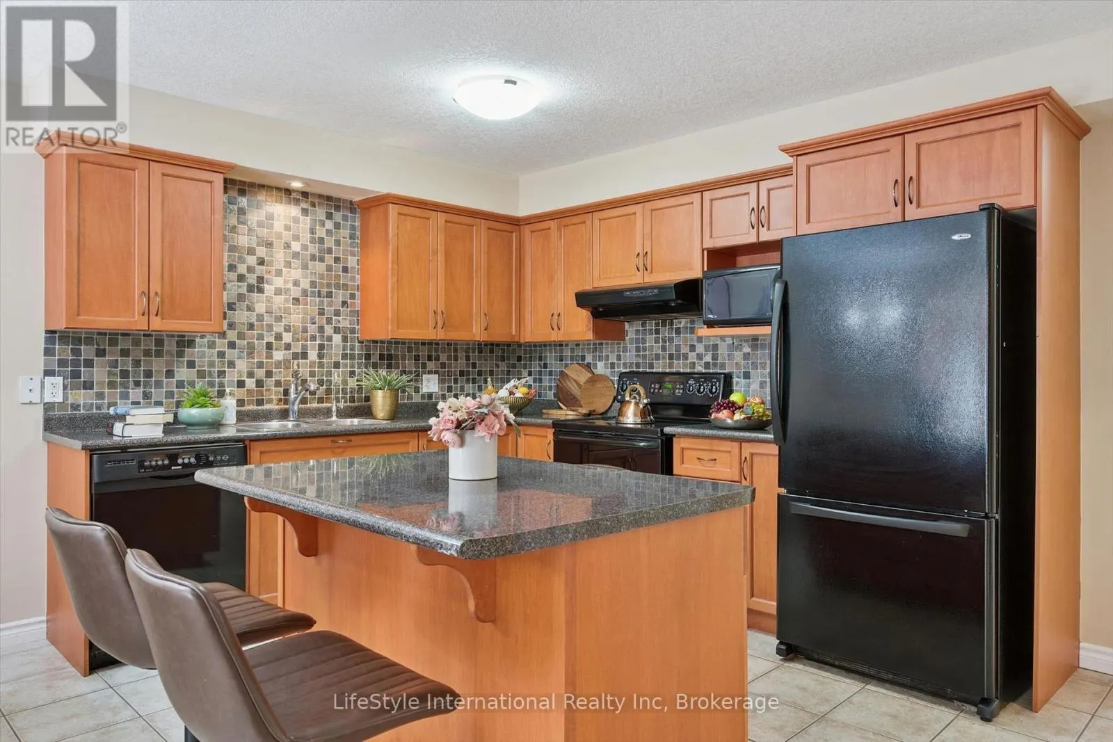 47 HASLER CRESCENT
