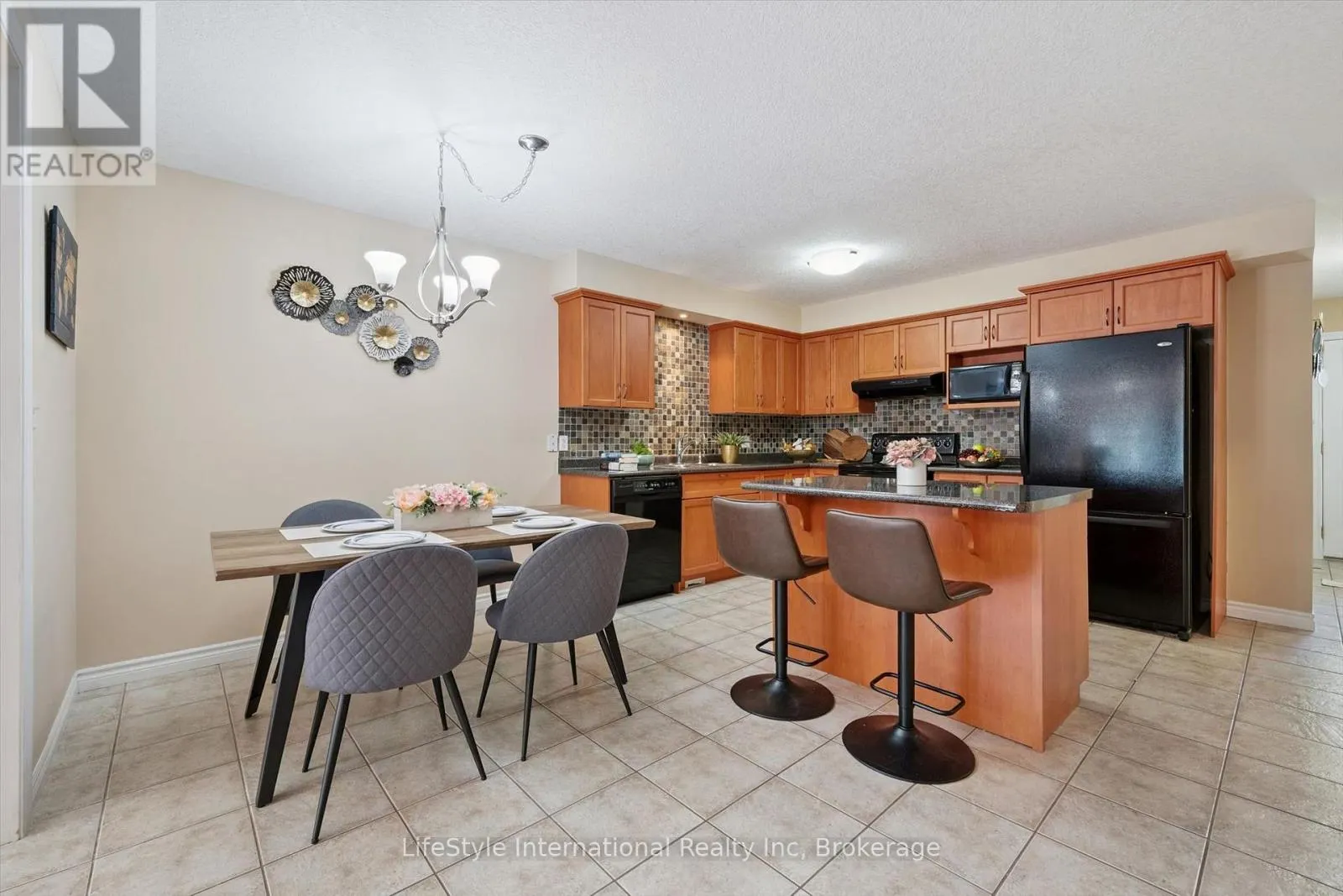 47 HASLER CRESCENT