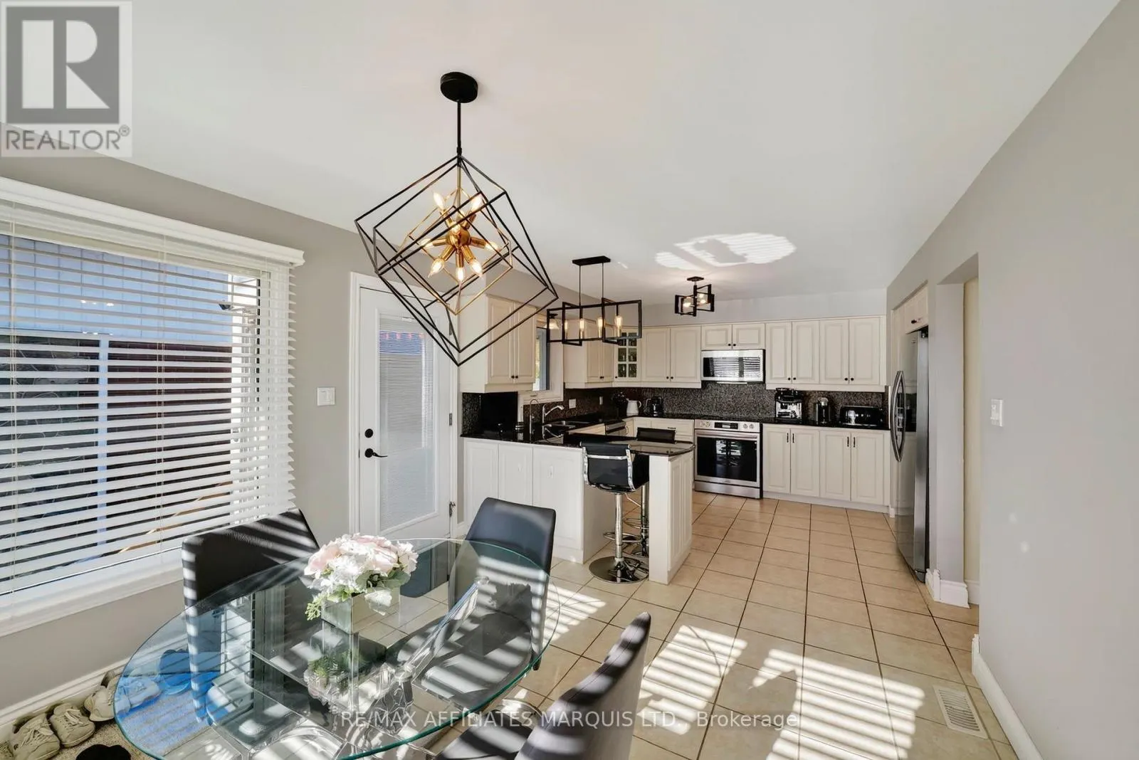 1316 MONTREAL ROAD