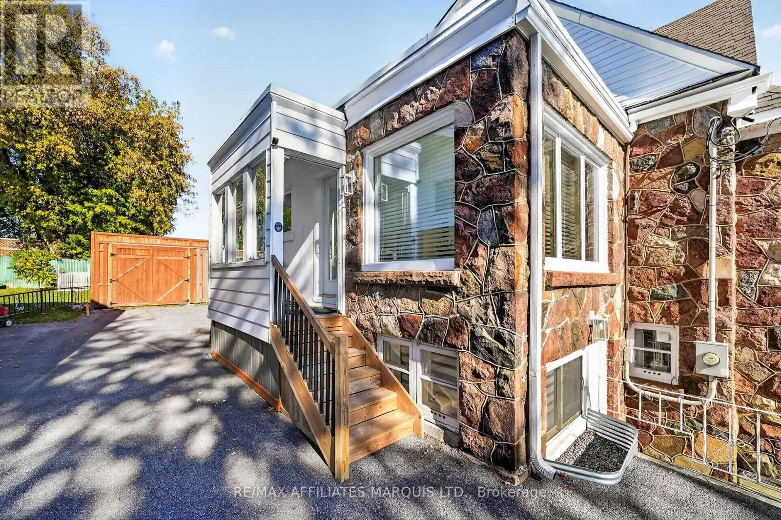 1316 MONTREAL ROAD