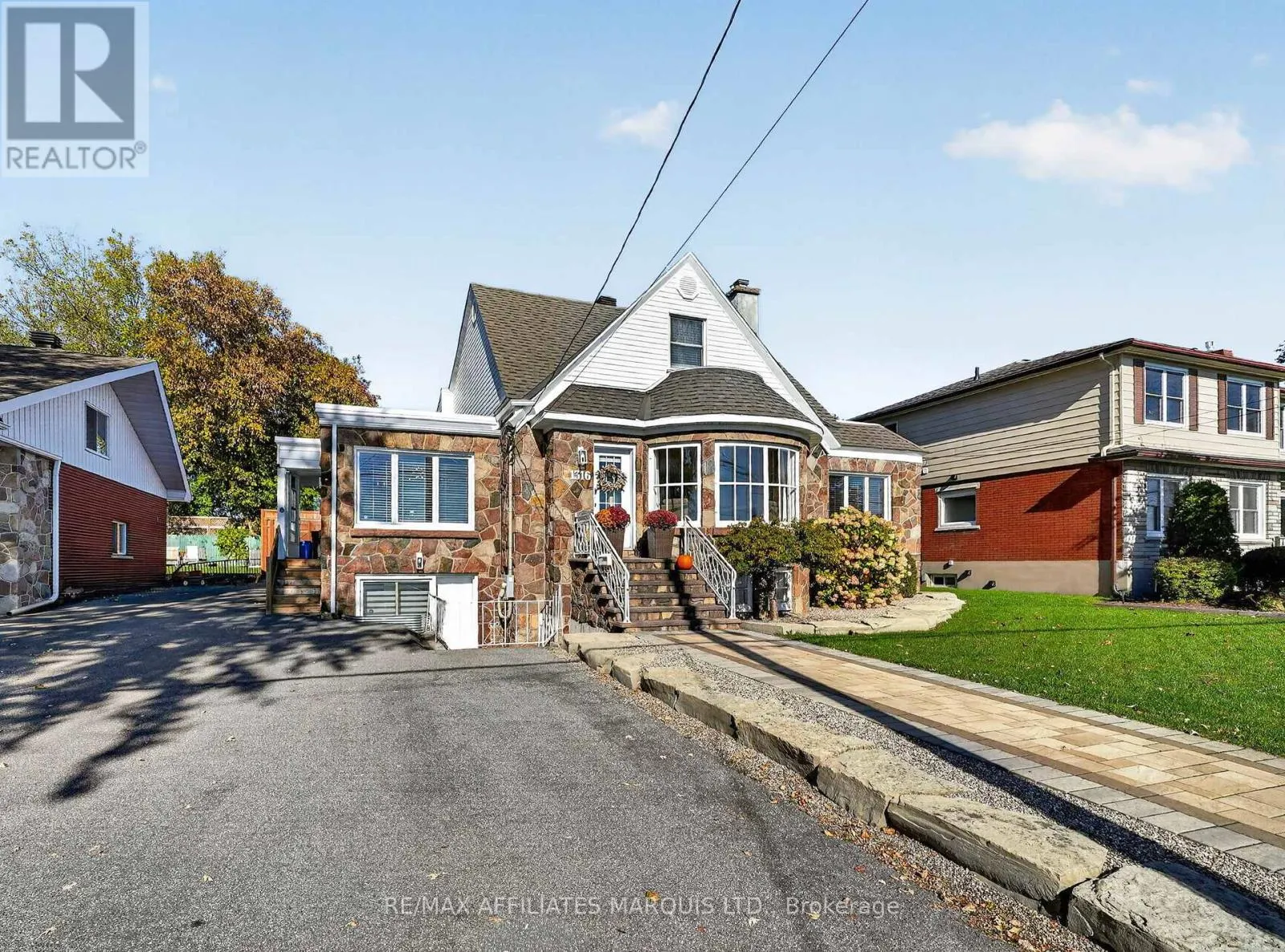 1316 MONTREAL ROAD