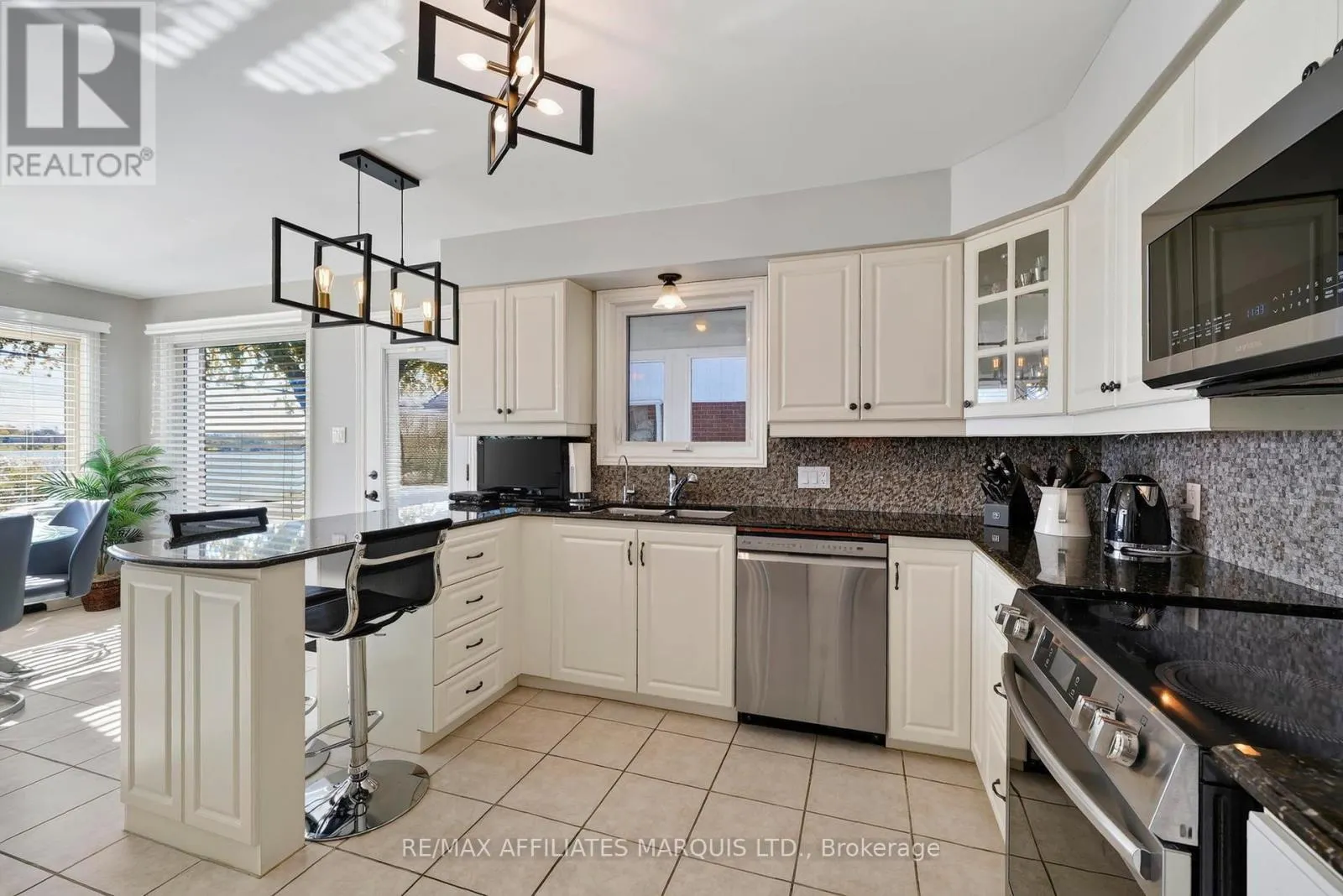 1316 MONTREAL ROAD
