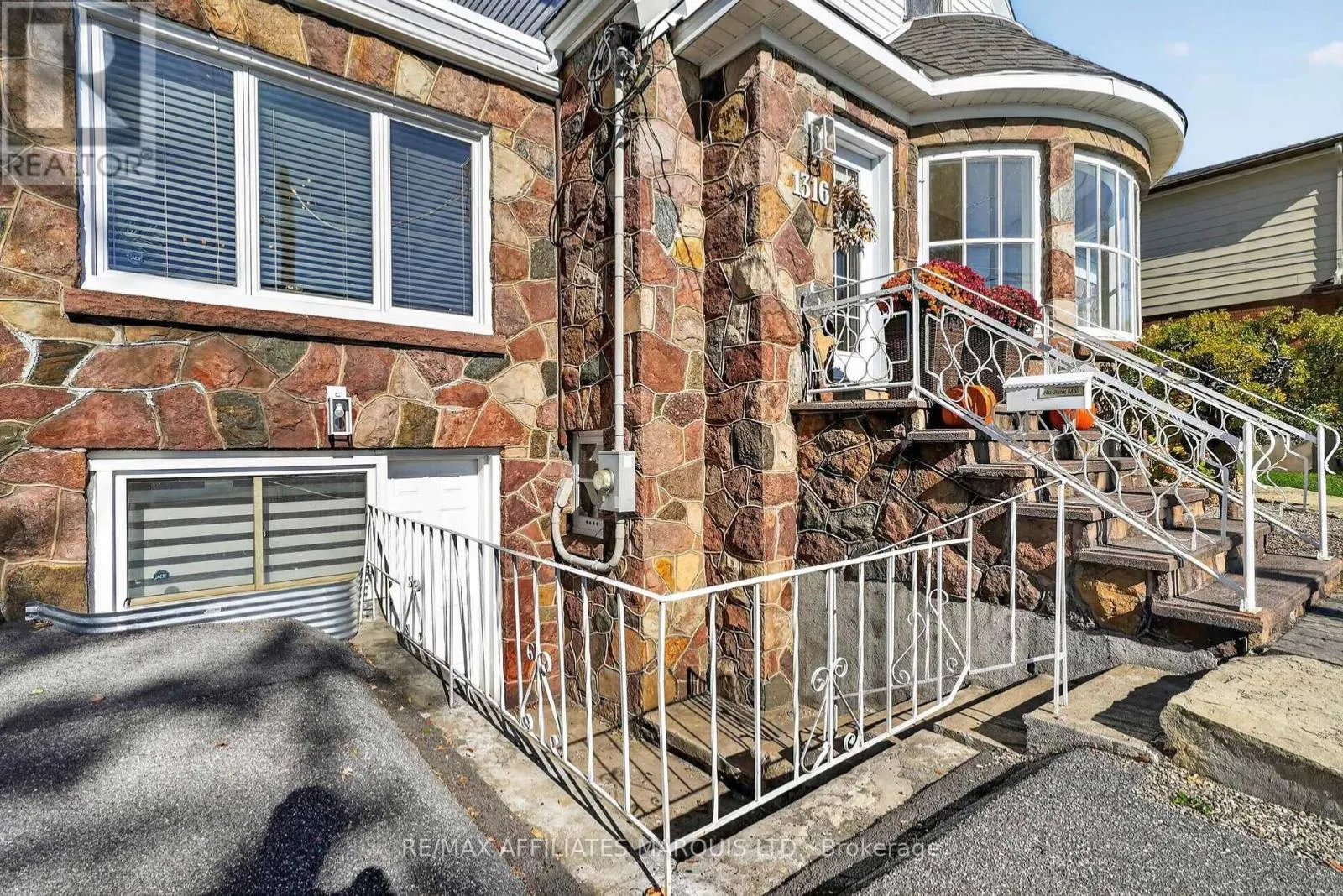 1316 MONTREAL ROAD