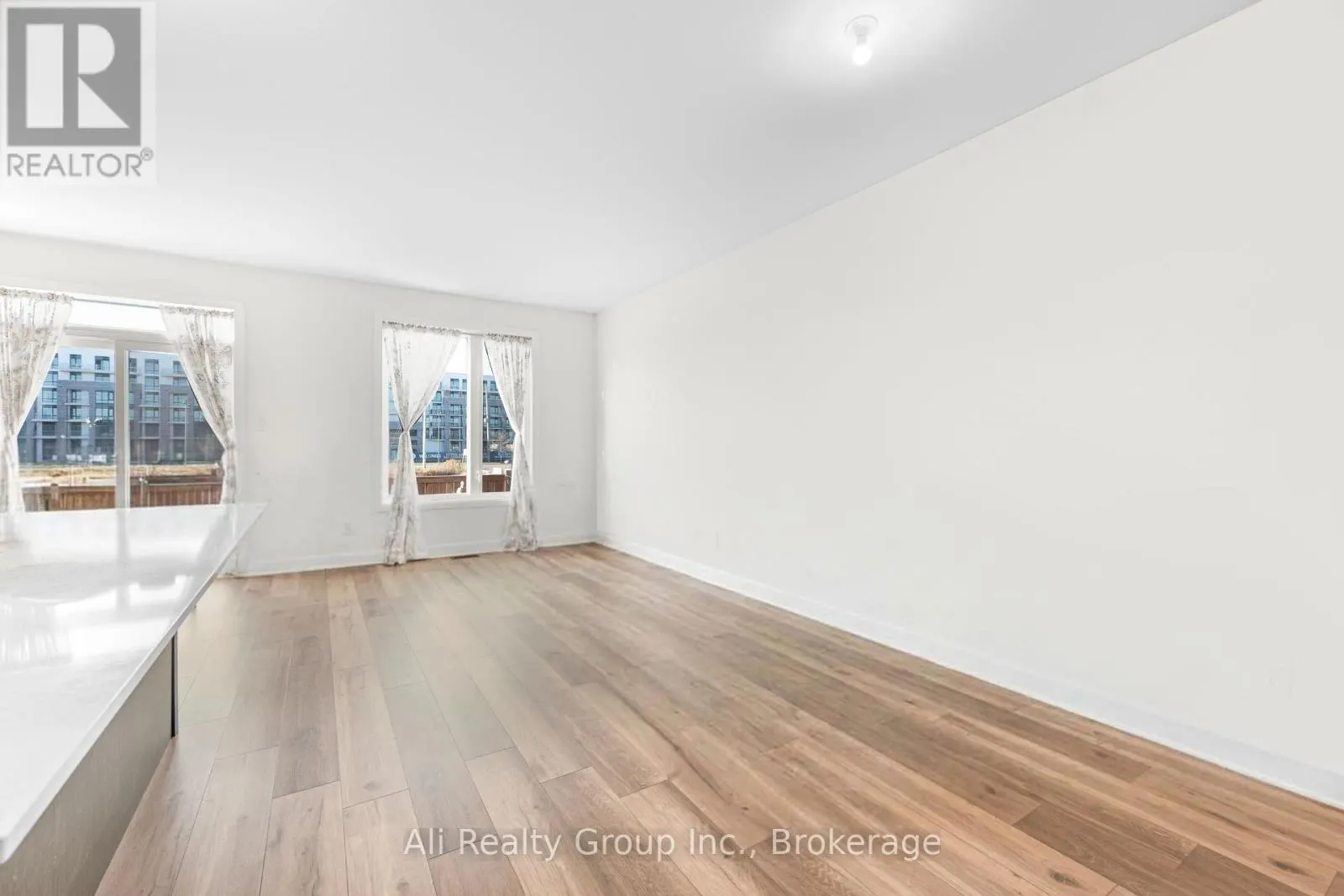 120 SUCCESSION COURT