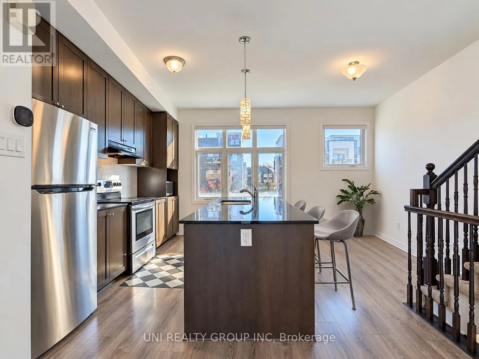 809 MIKINAK ROAD