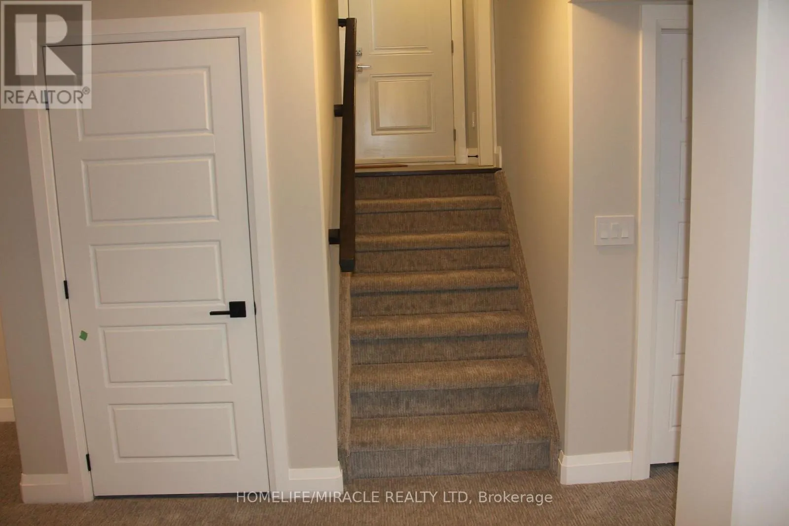 11 LILLYS COURT