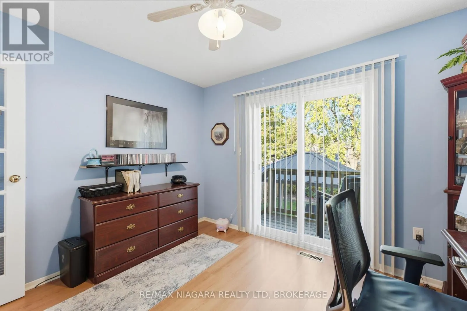8372 MUNDARE CRESCENT
