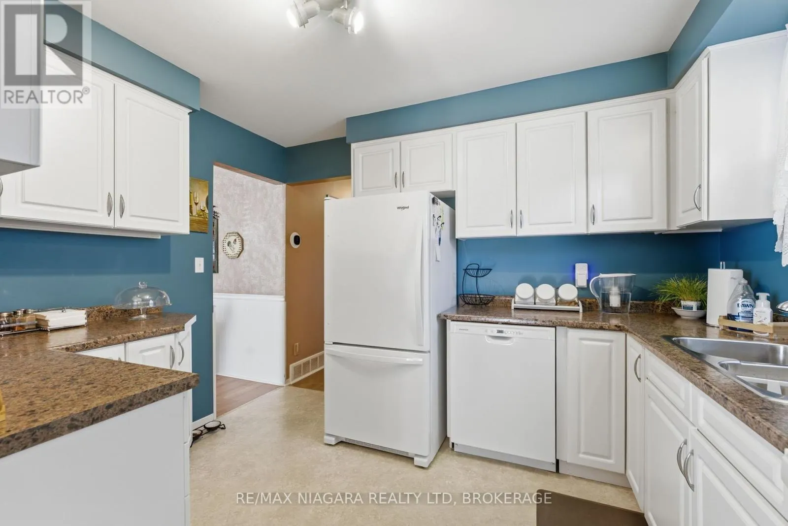8372 MUNDARE CRESCENT