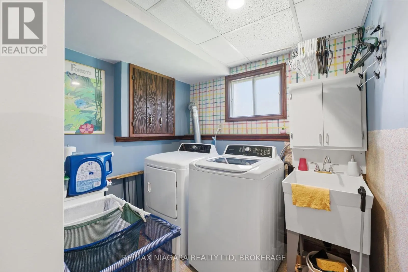 8372 MUNDARE CRESCENT