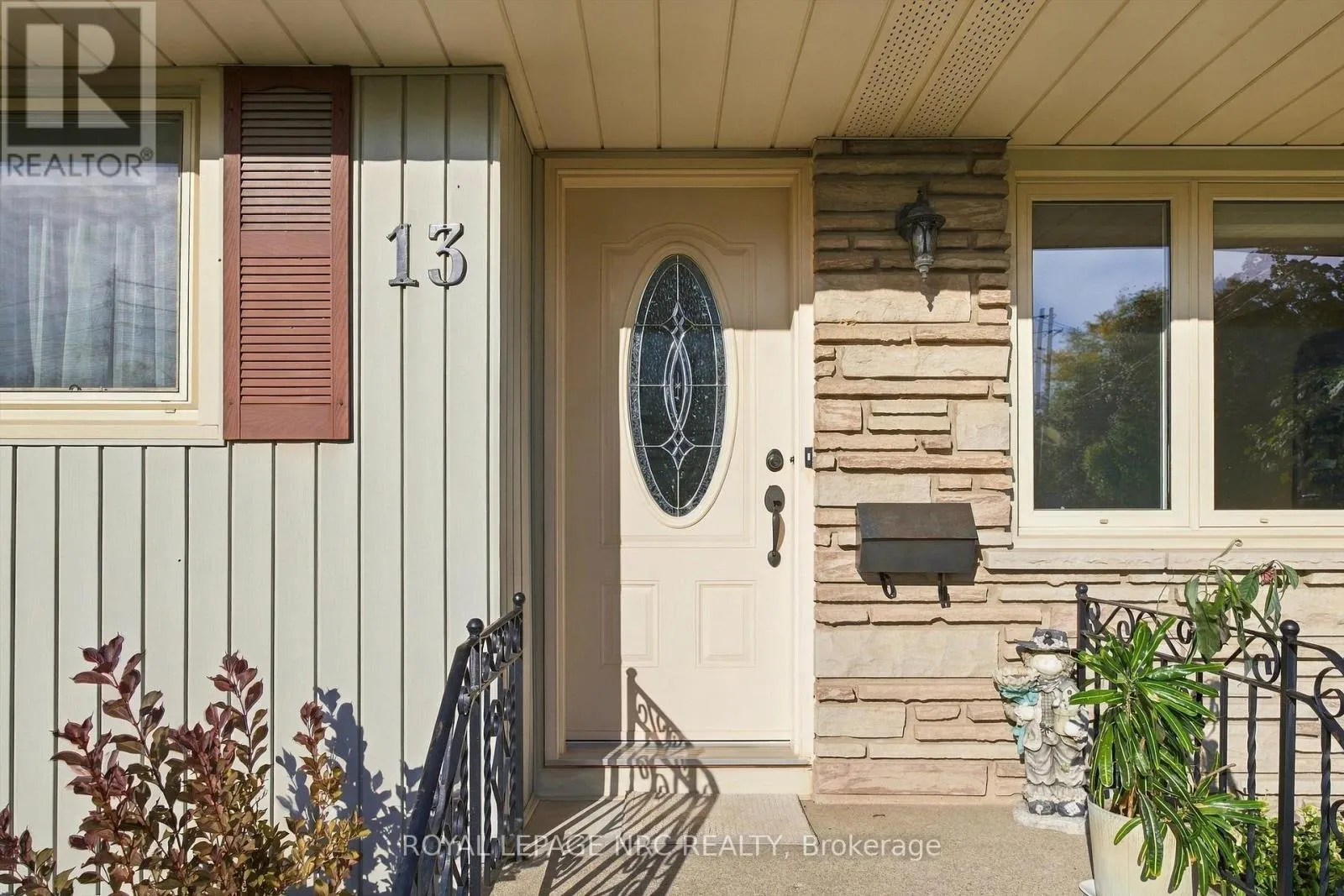 13 HARDWOOD GROVE