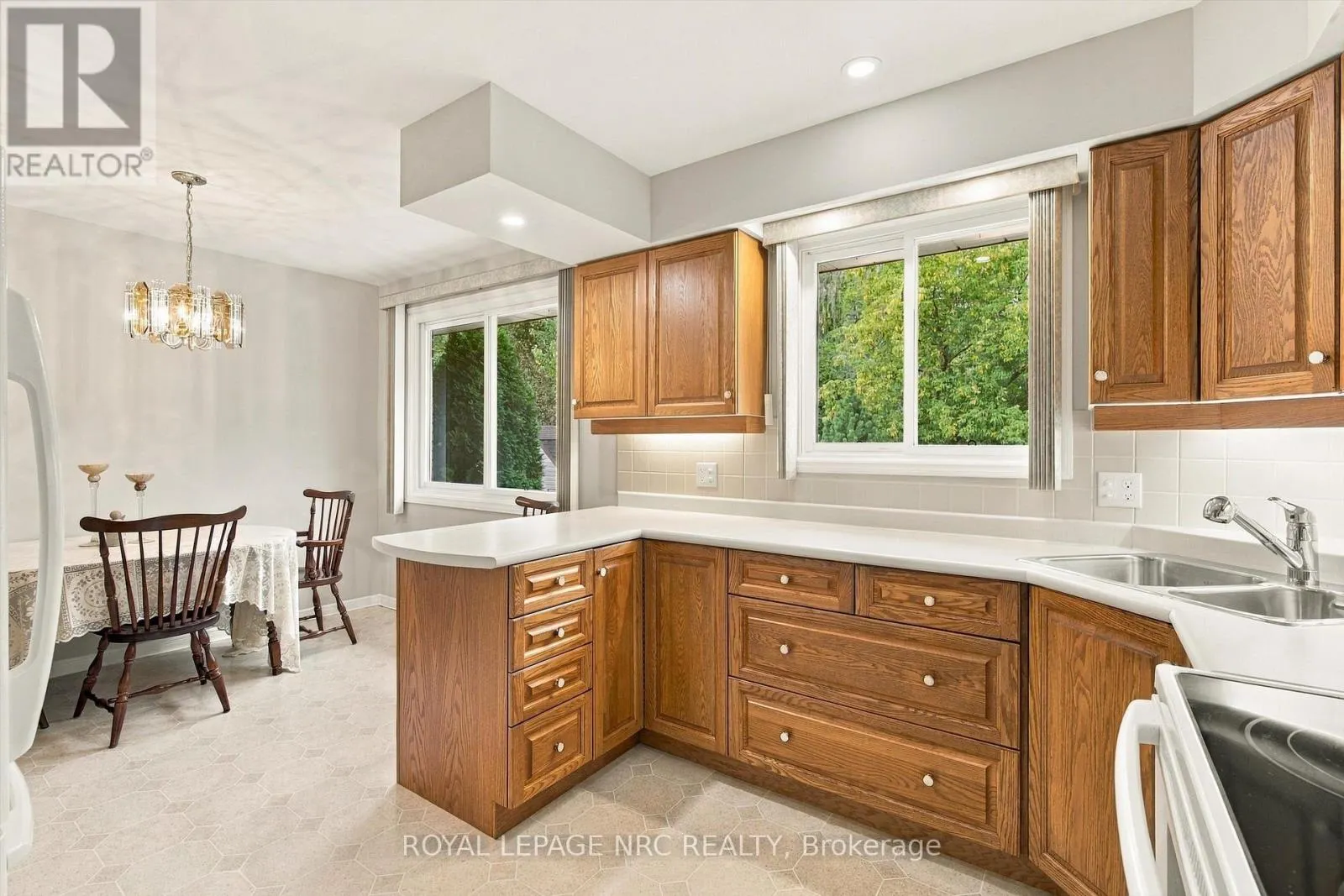 13 HARDWOOD GROVE