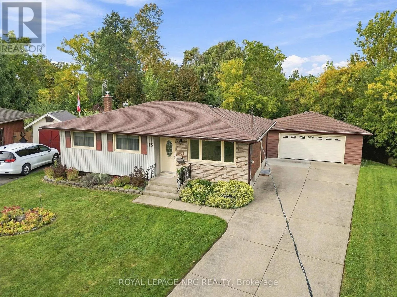 13 HARDWOOD GROVE