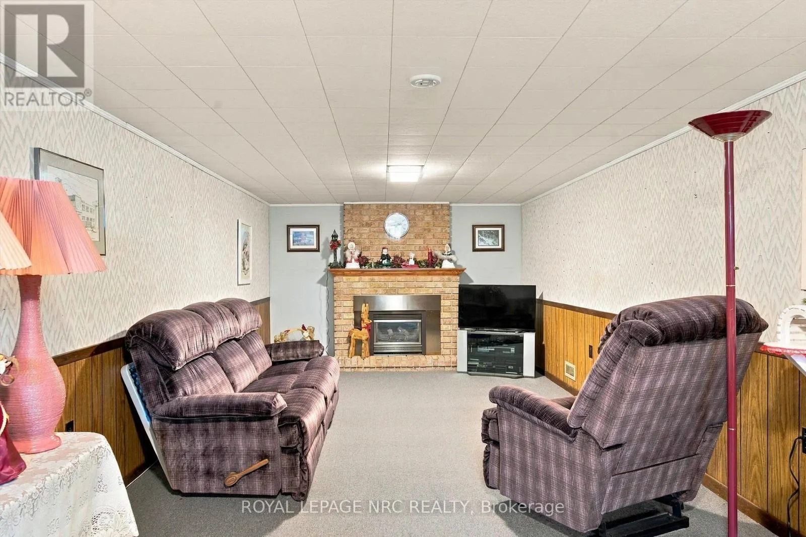 13 HARDWOOD GROVE