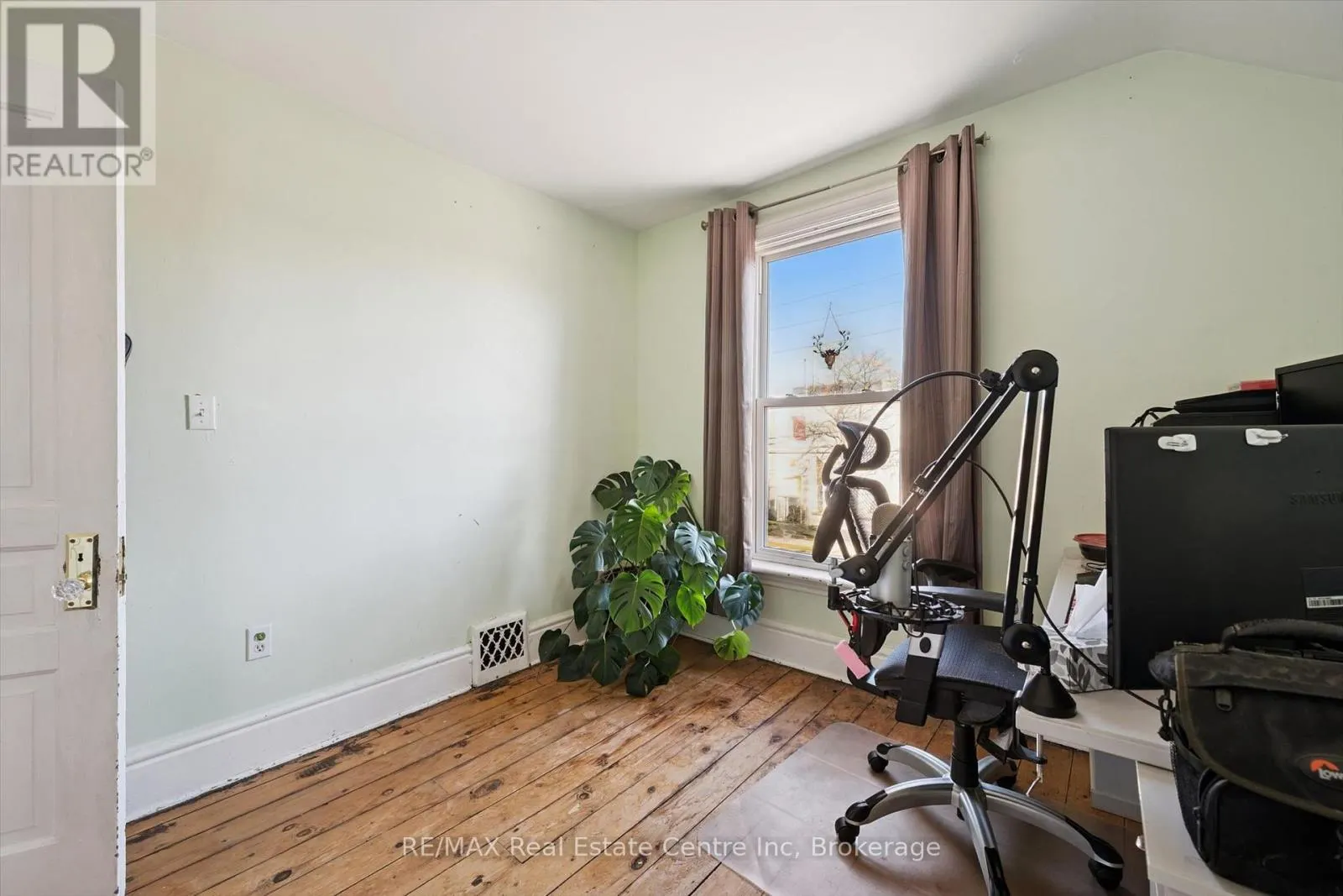 172 YORK ROAD