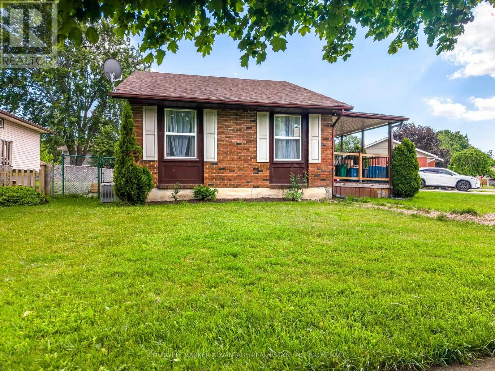 25 NEWLEAF CRESCENT