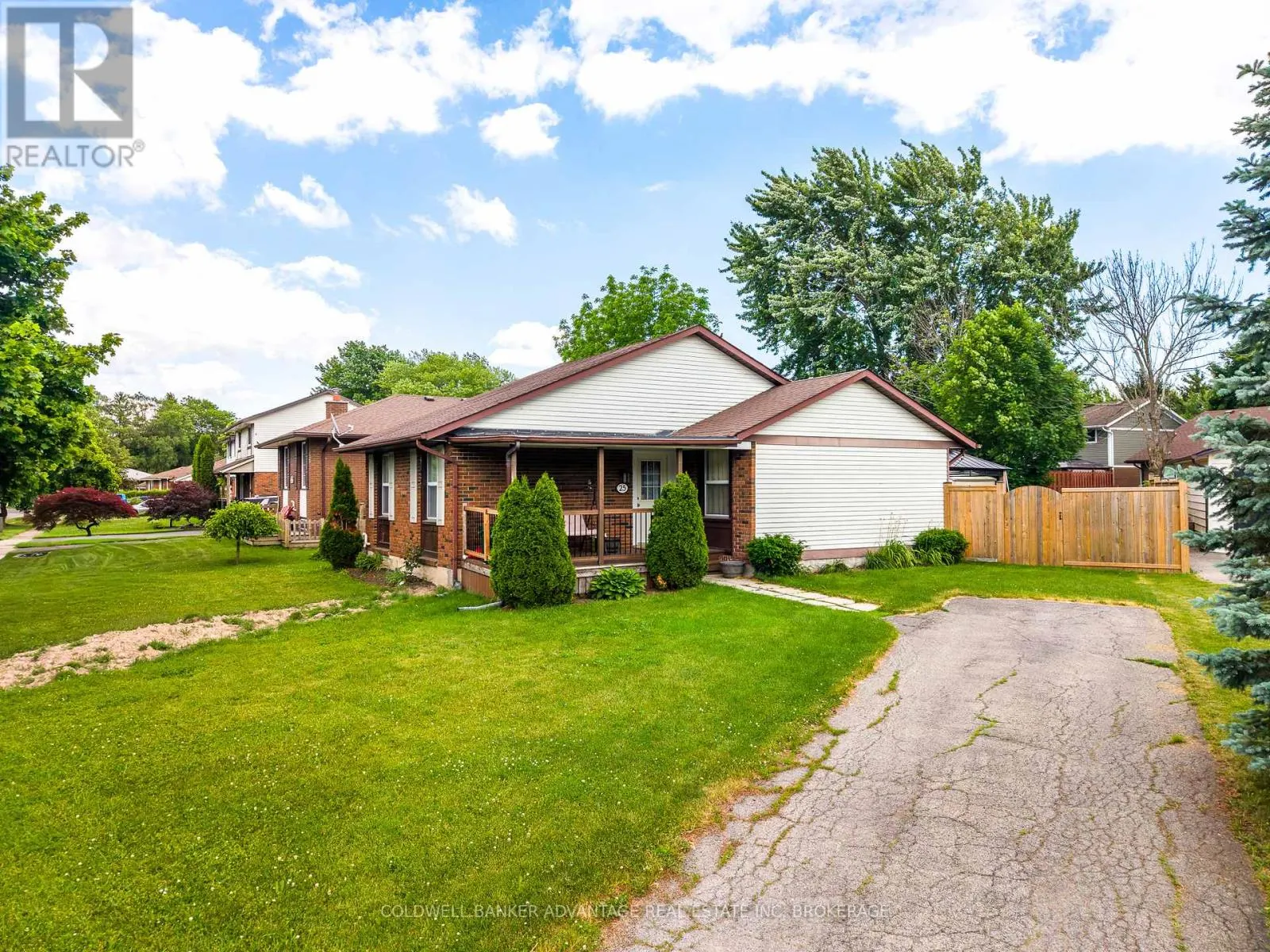 25 NEWLEAF CRESCENT