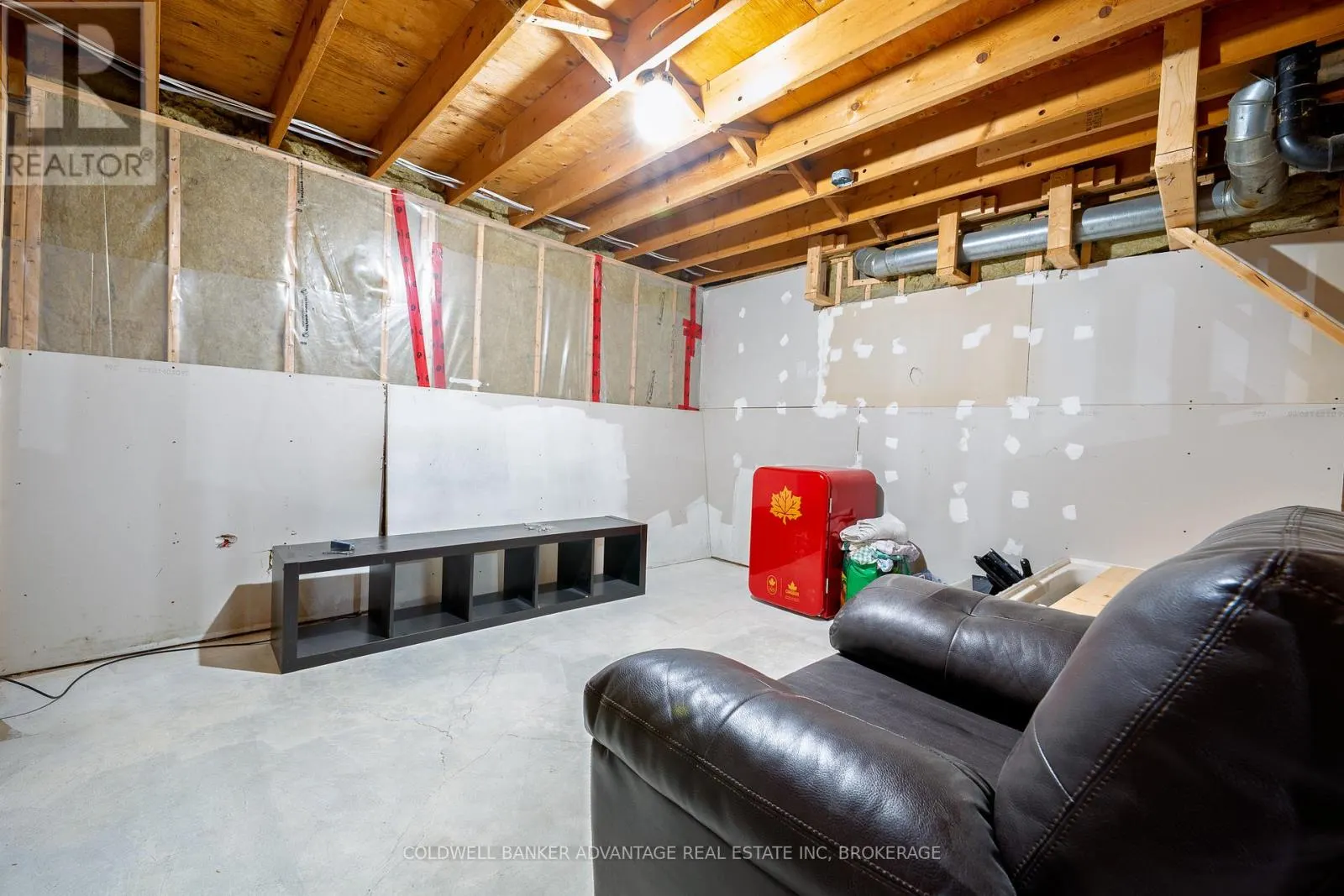 25 NEWLEAF CRESCENT