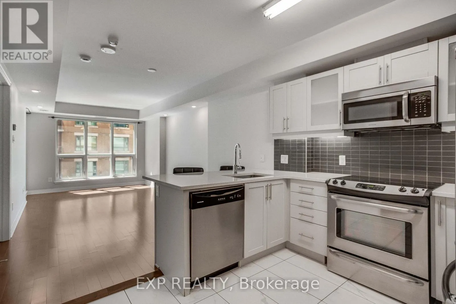 405 - 195 BESSERER STREET