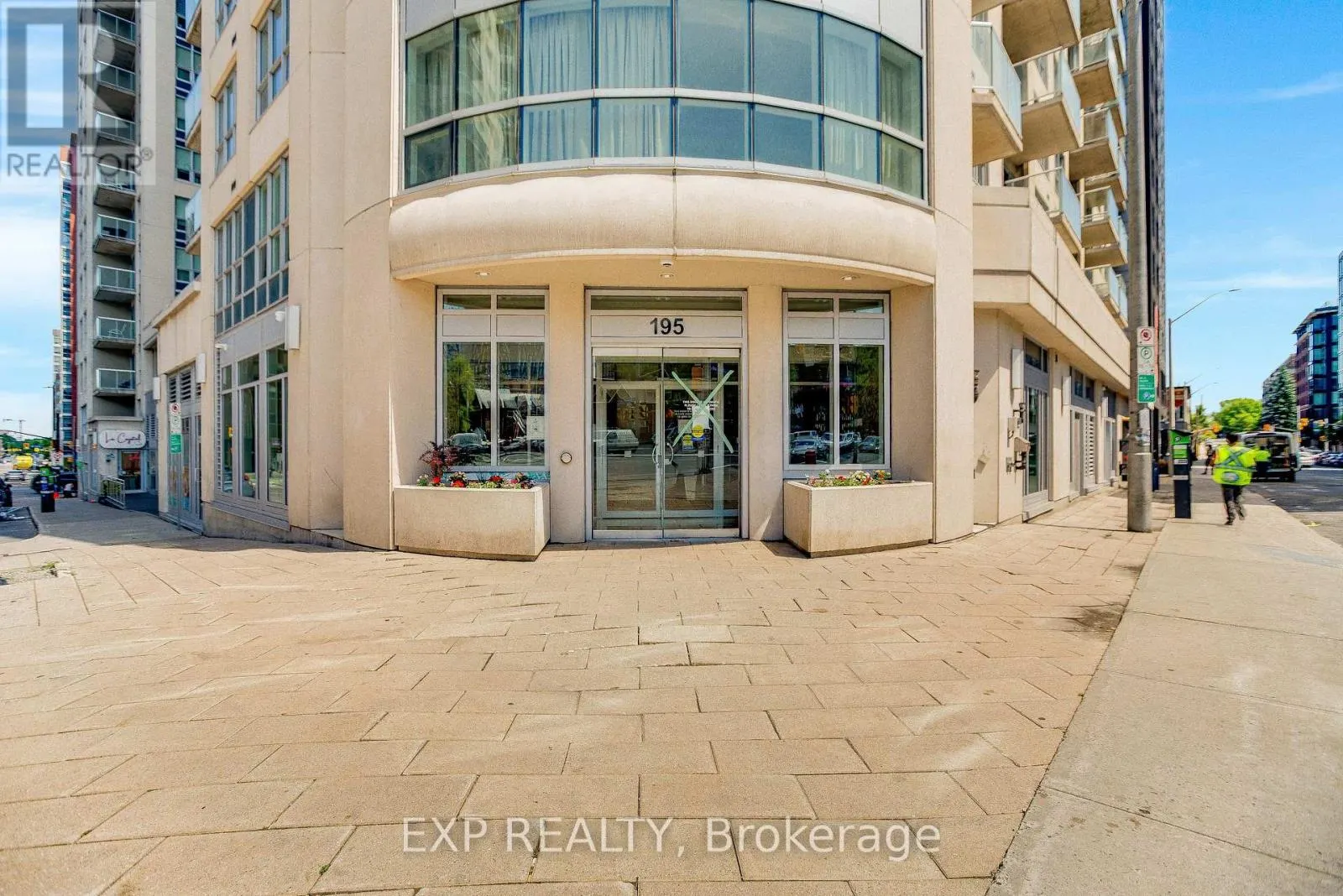 405 - 195 BESSERER STREET