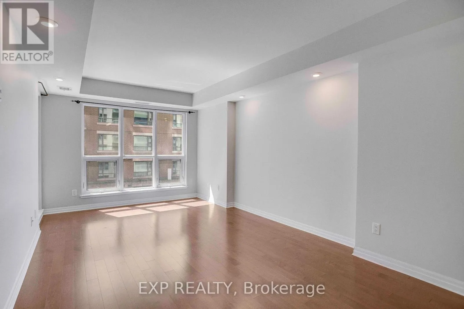 405 - 195 BESSERER STREET
