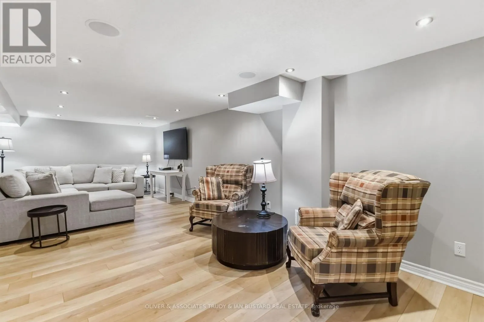 109 MCMASTER DRIVE E