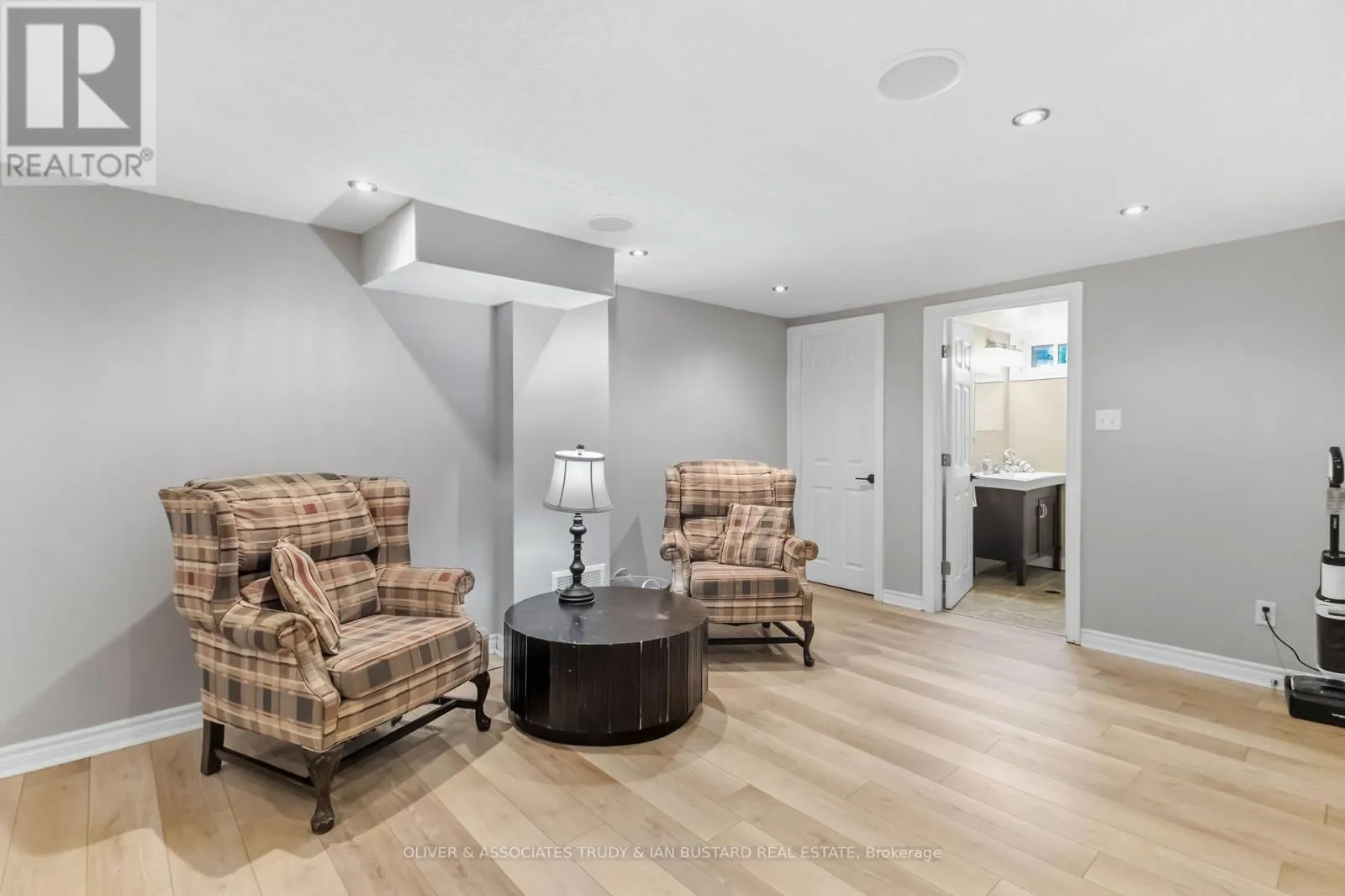 109 MCMASTER DRIVE E