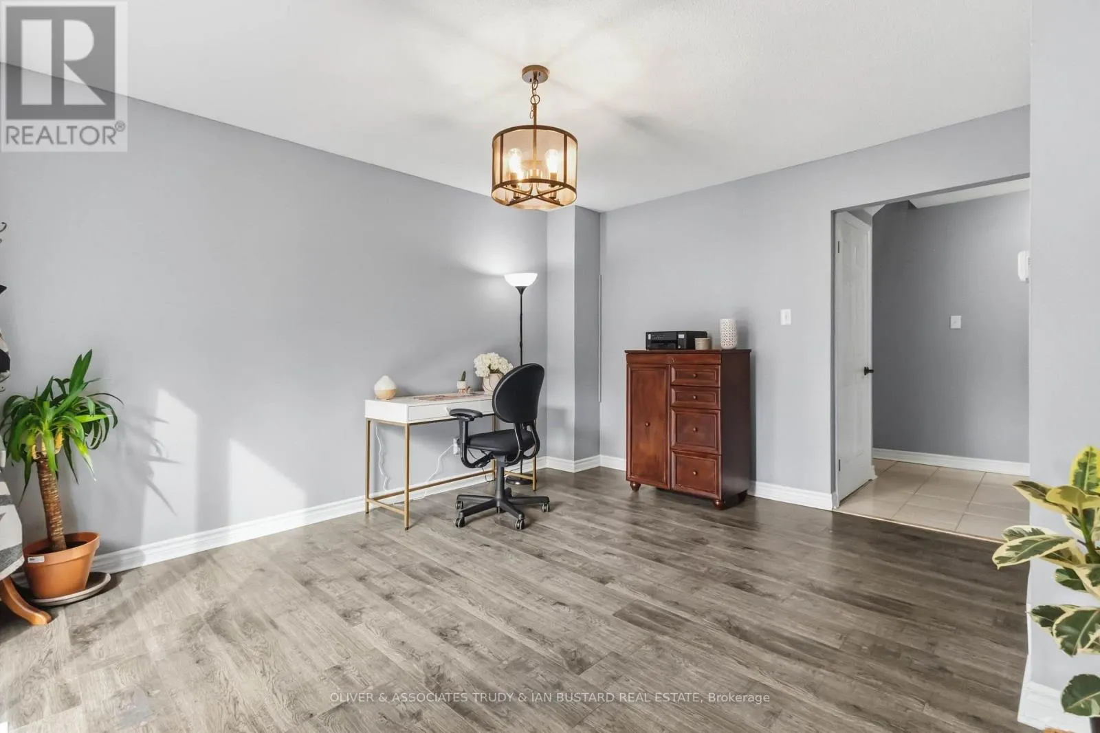 109 MCMASTER DRIVE E
