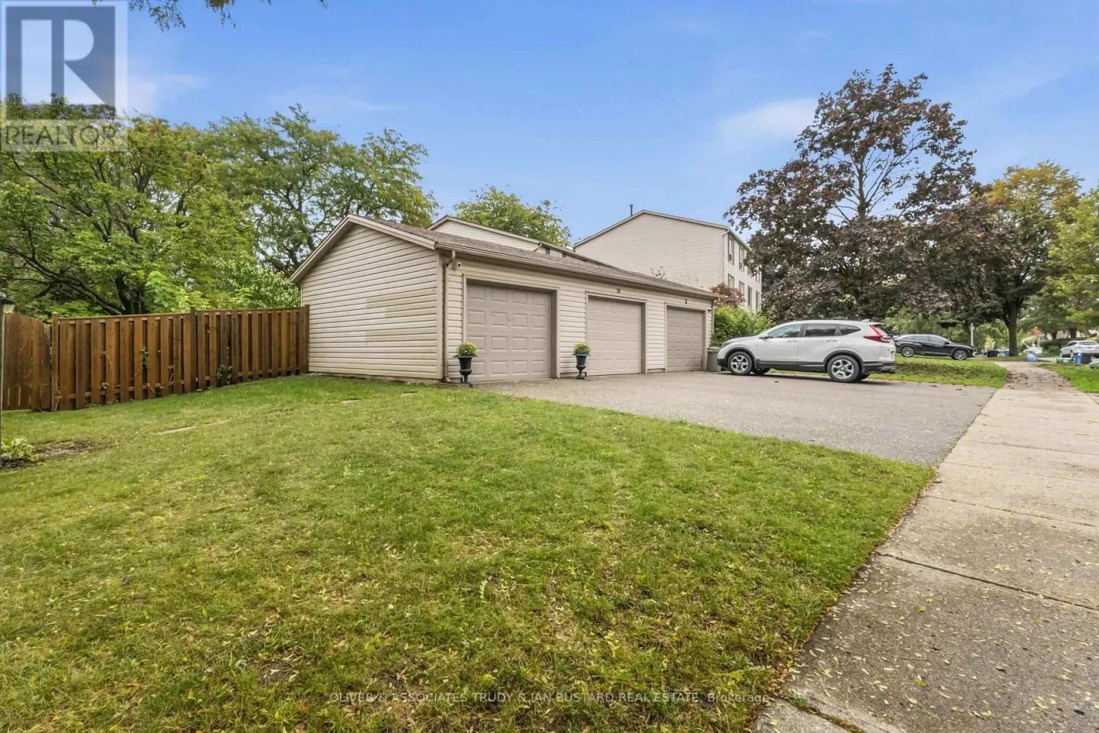 109 MCMASTER DRIVE E
