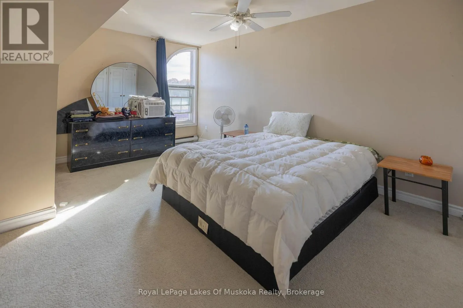 9 - 44 KING WILLIAM STREET #9