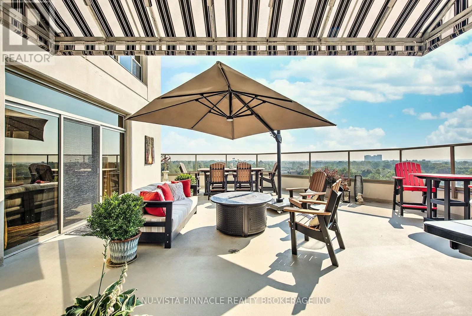 1203 - 250 PALL MALL STREET #1203