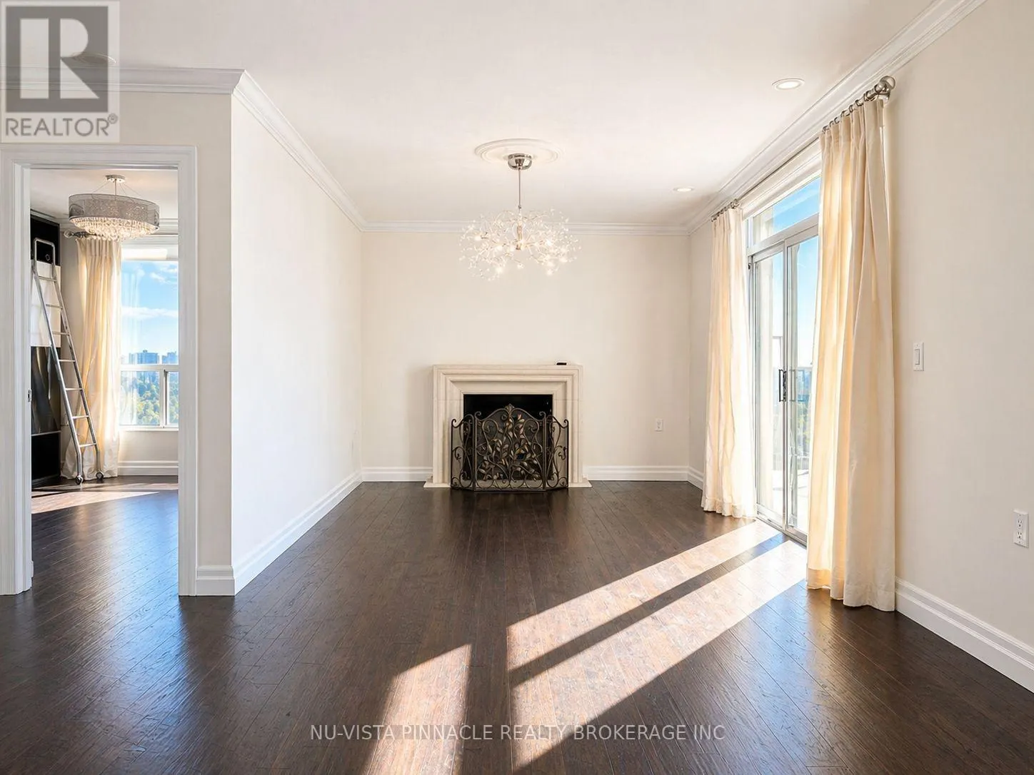 1203 - 250 PALL MALL STREET #1203