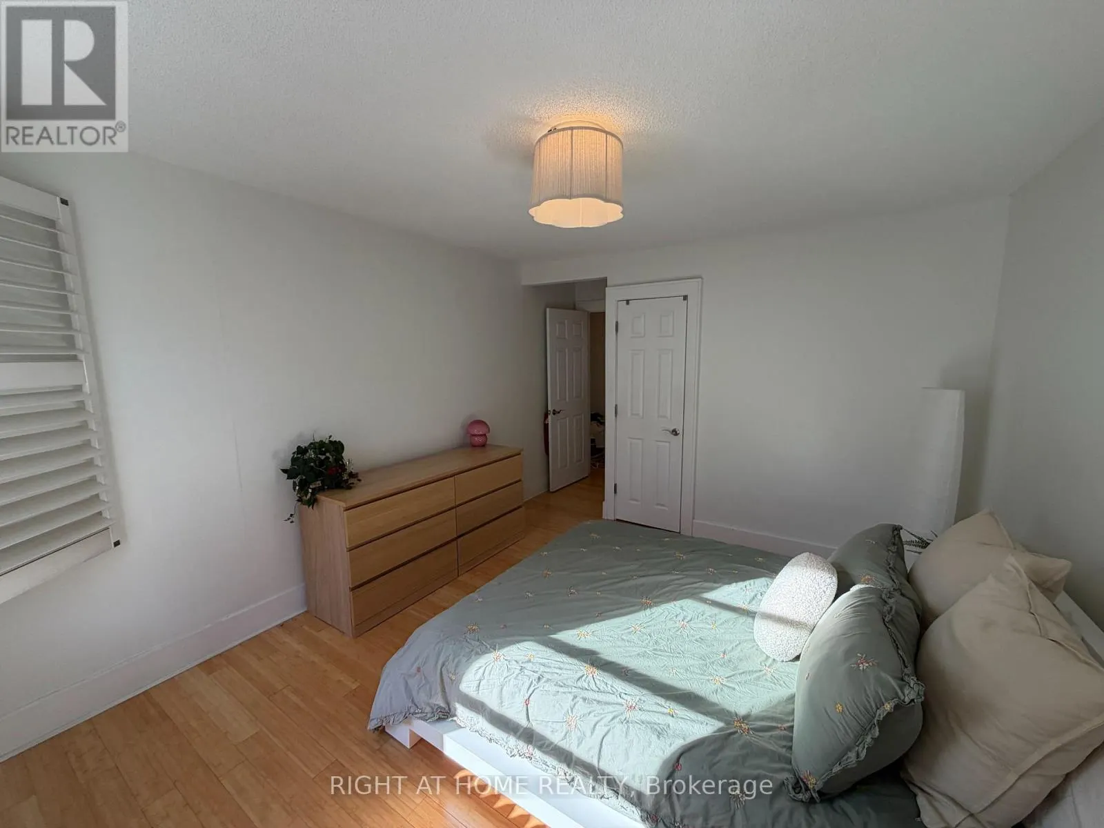 14 - 5 ROCKWOOD PLACE