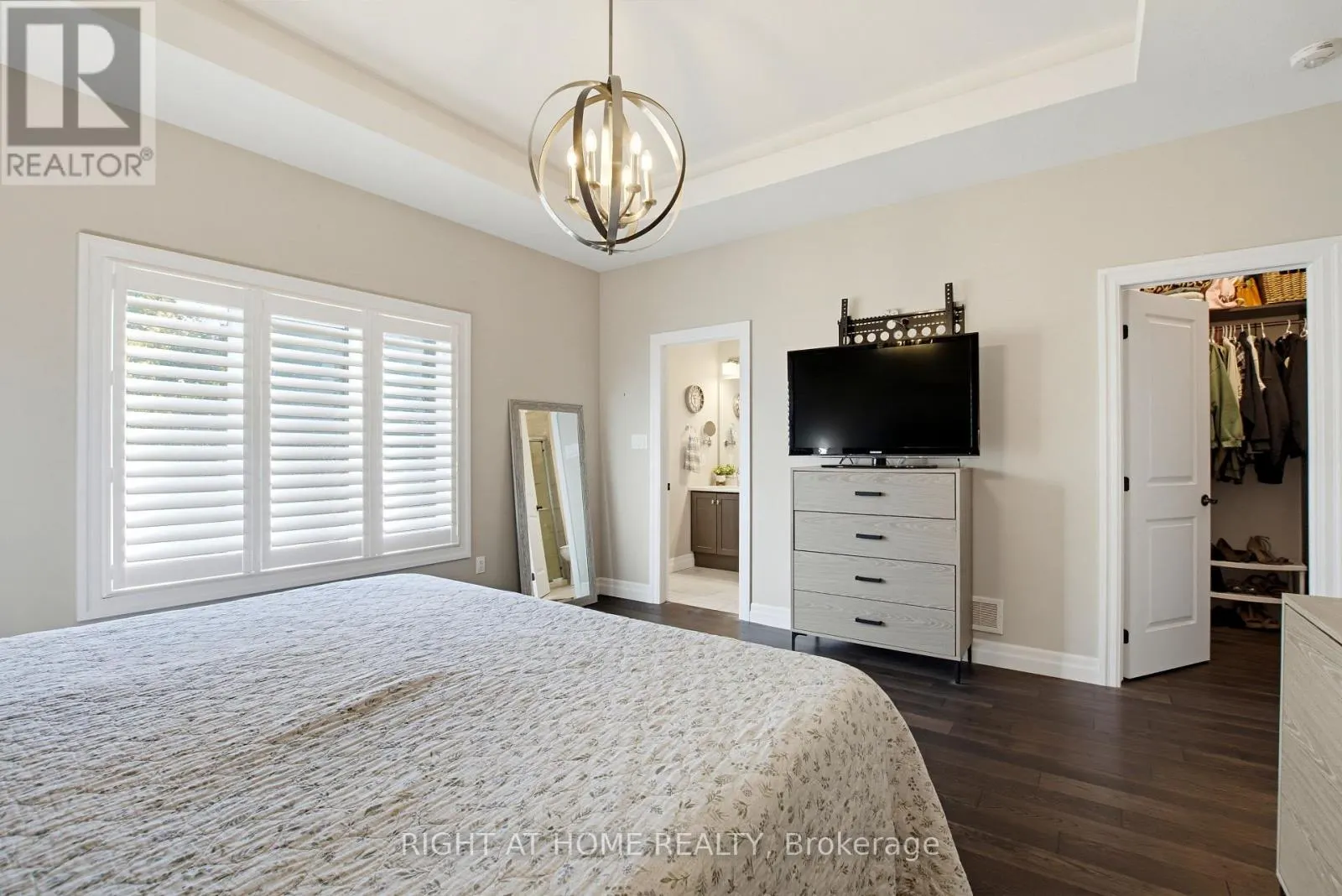 156 WINTERMUTE COURT E