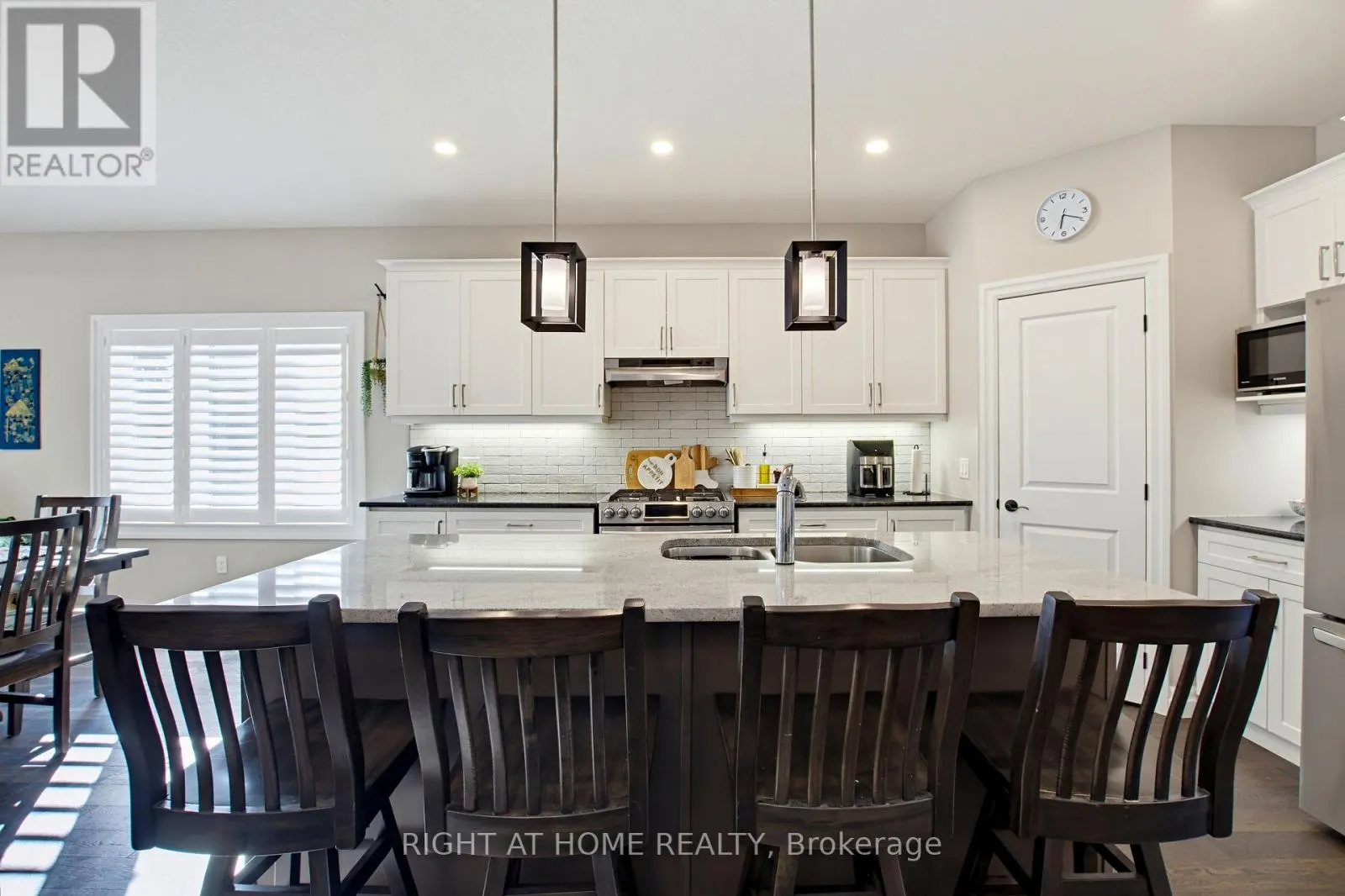 156 WINTERMUTE COURT E