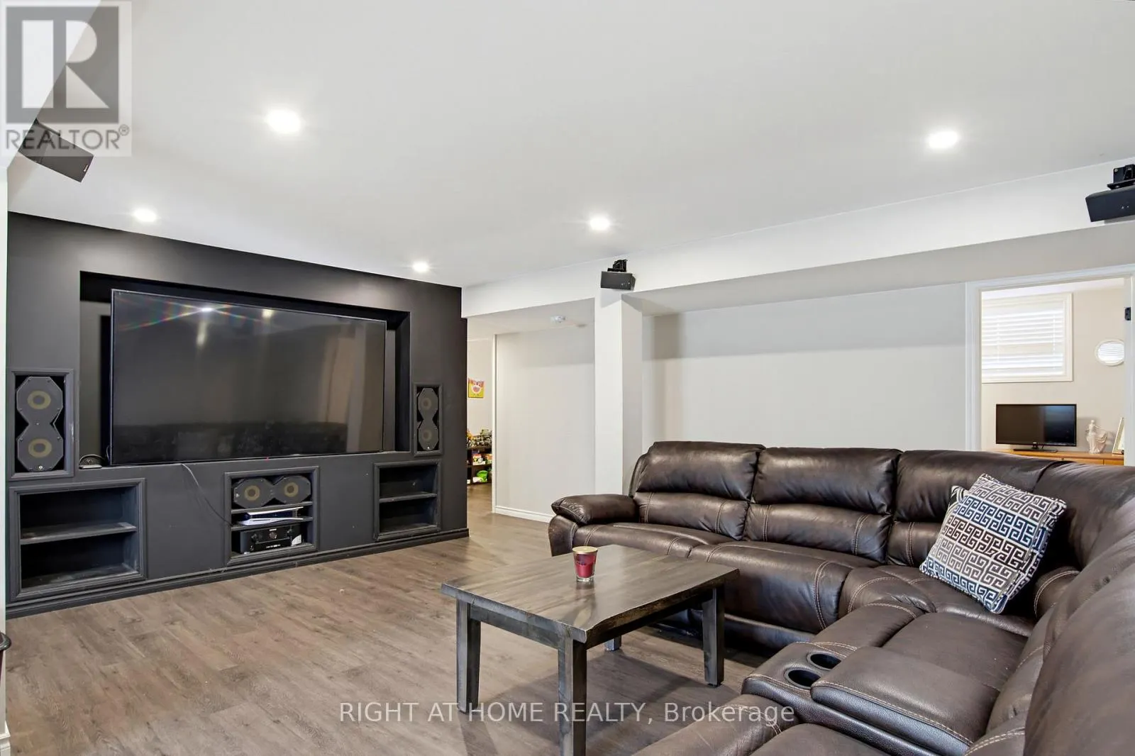 156 WINTERMUTE COURT E