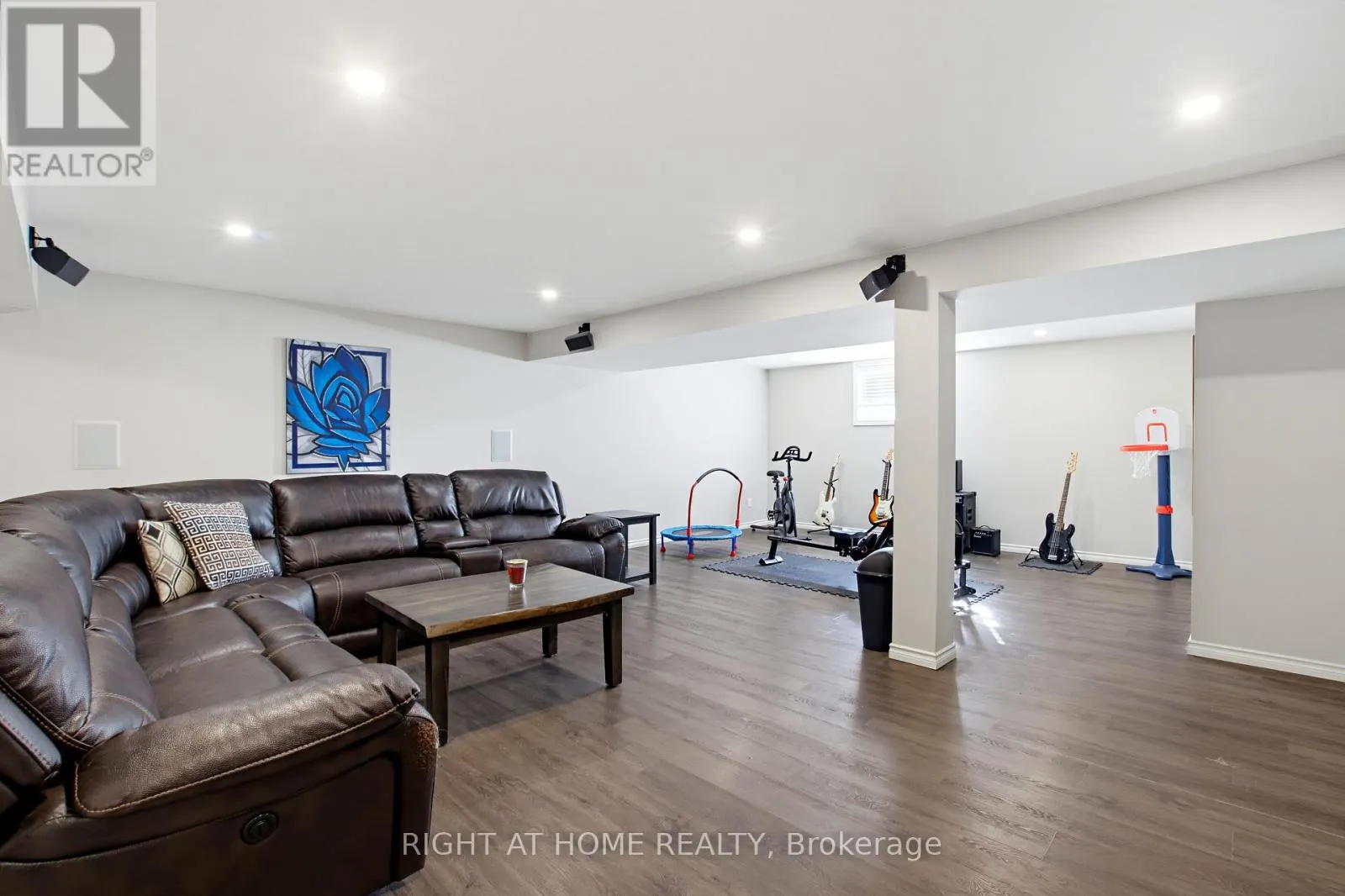 156 WINTERMUTE COURT E