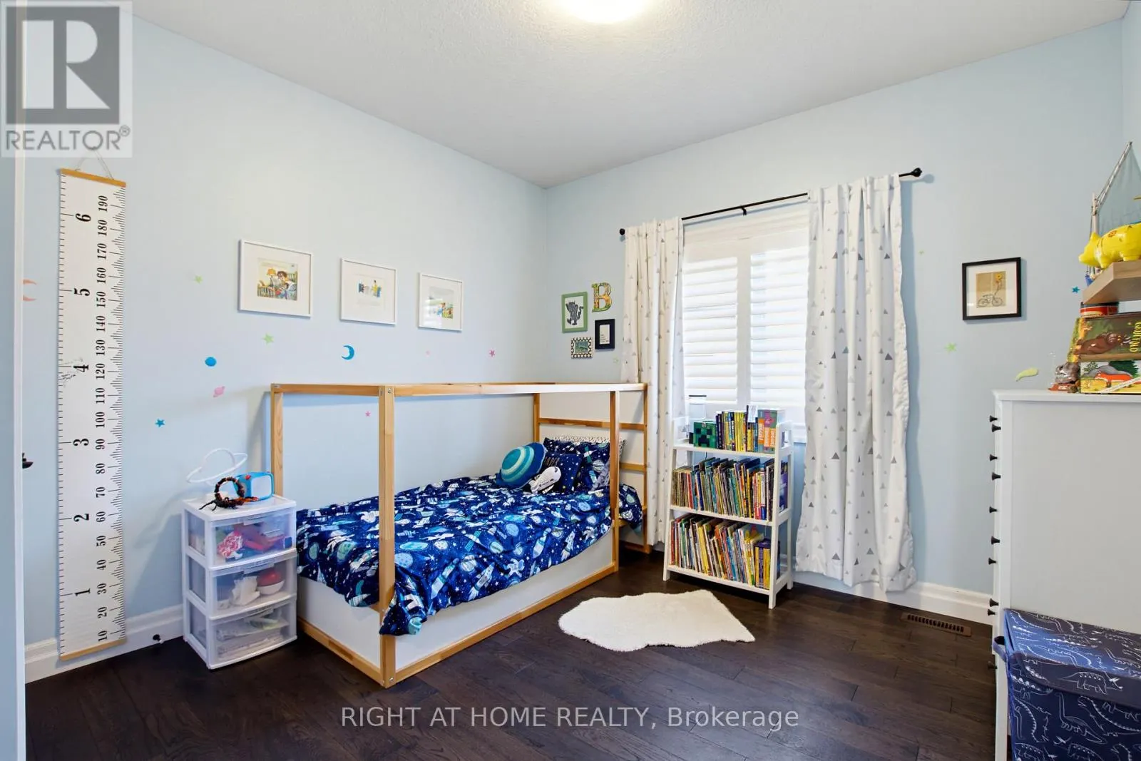 156 WINTERMUTE COURT E