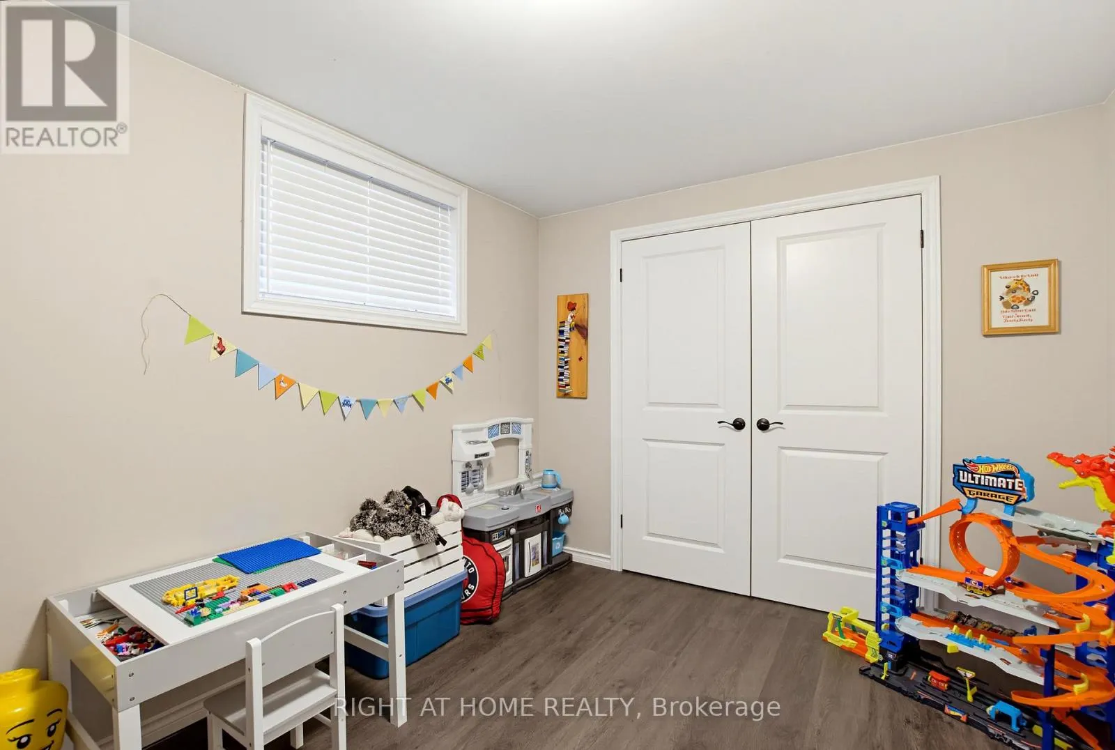 156 WINTERMUTE COURT E