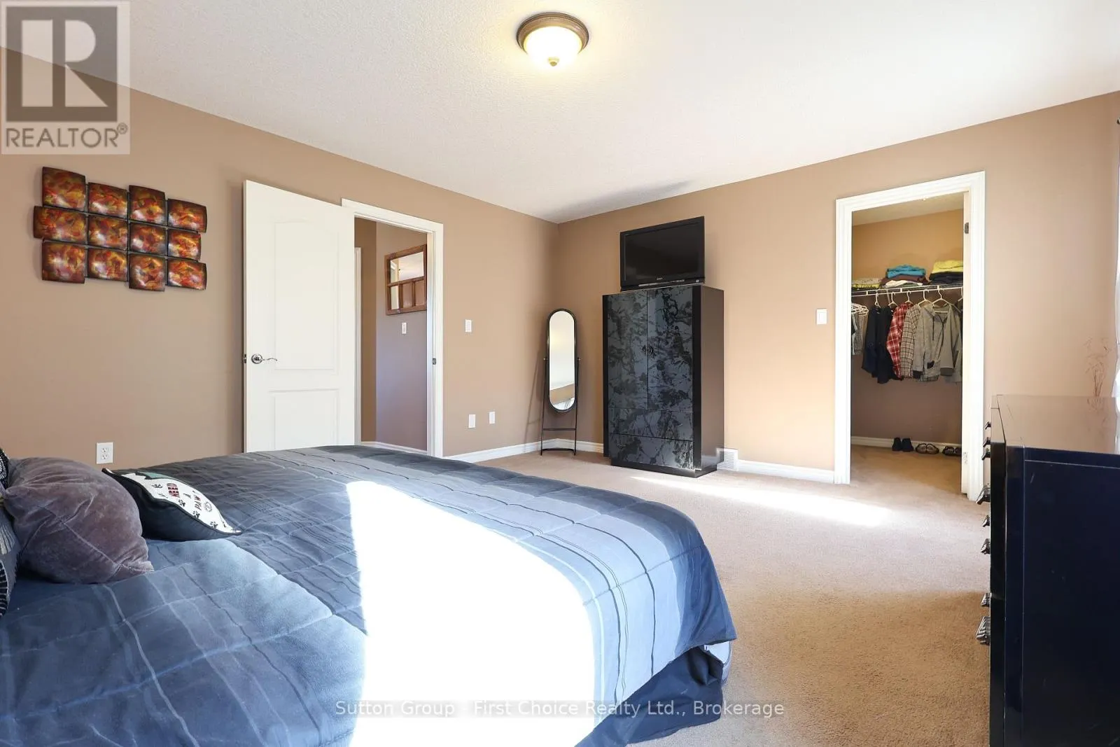 5 FAIRFIELD DRIVE