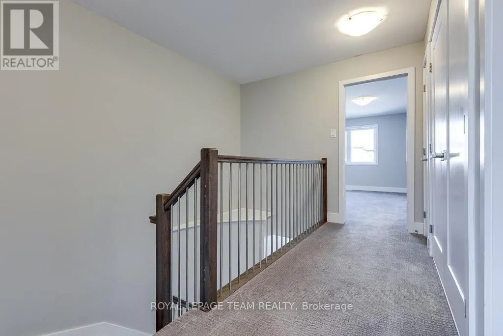 324 FERGUS CRESCENT