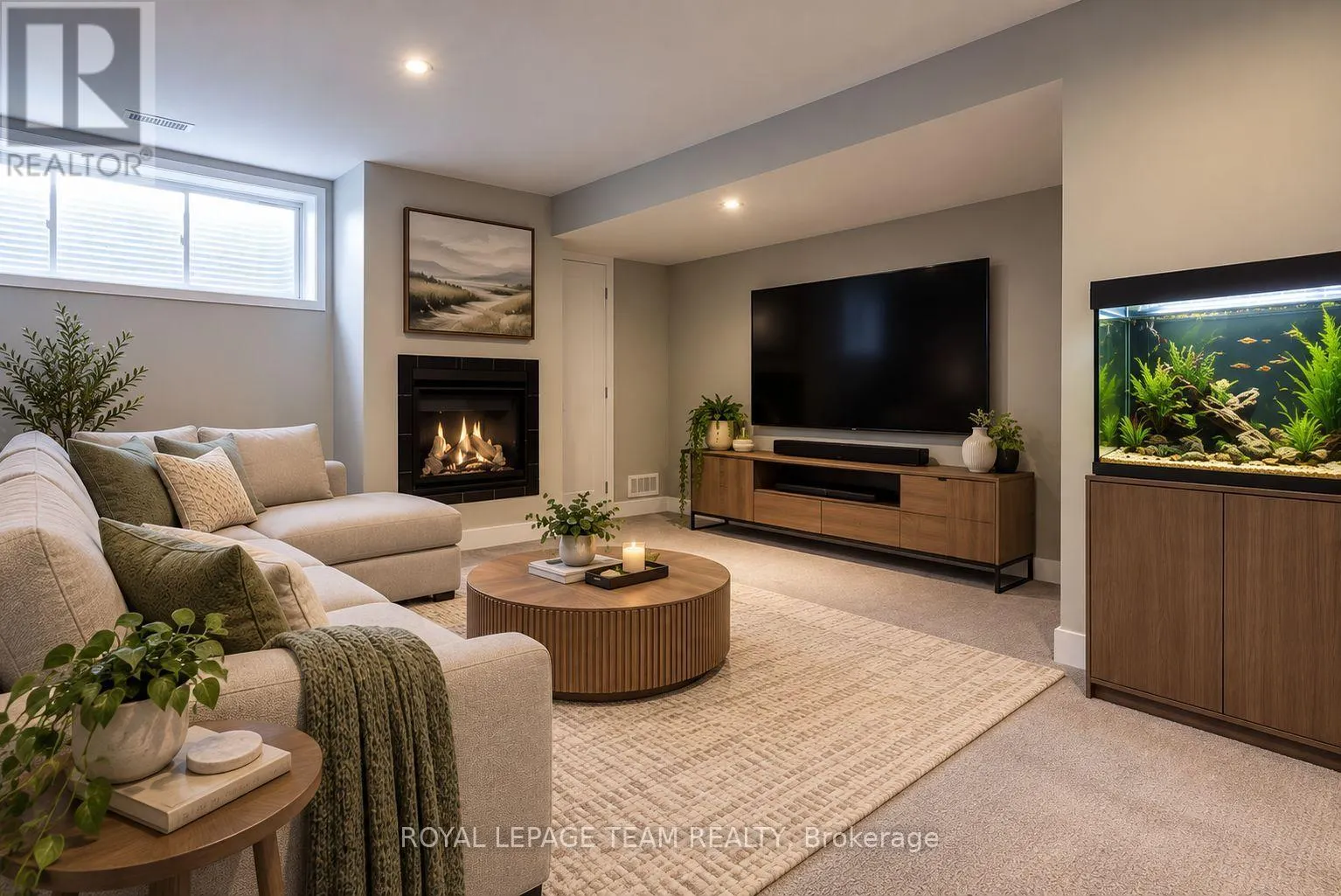 324 FERGUS CRESCENT