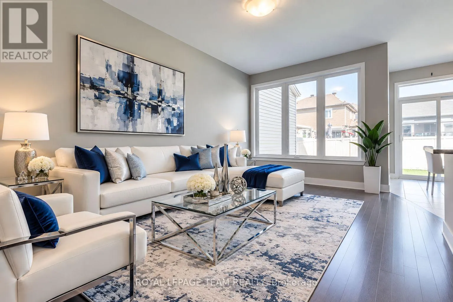 324 FERGUS CRESCENT