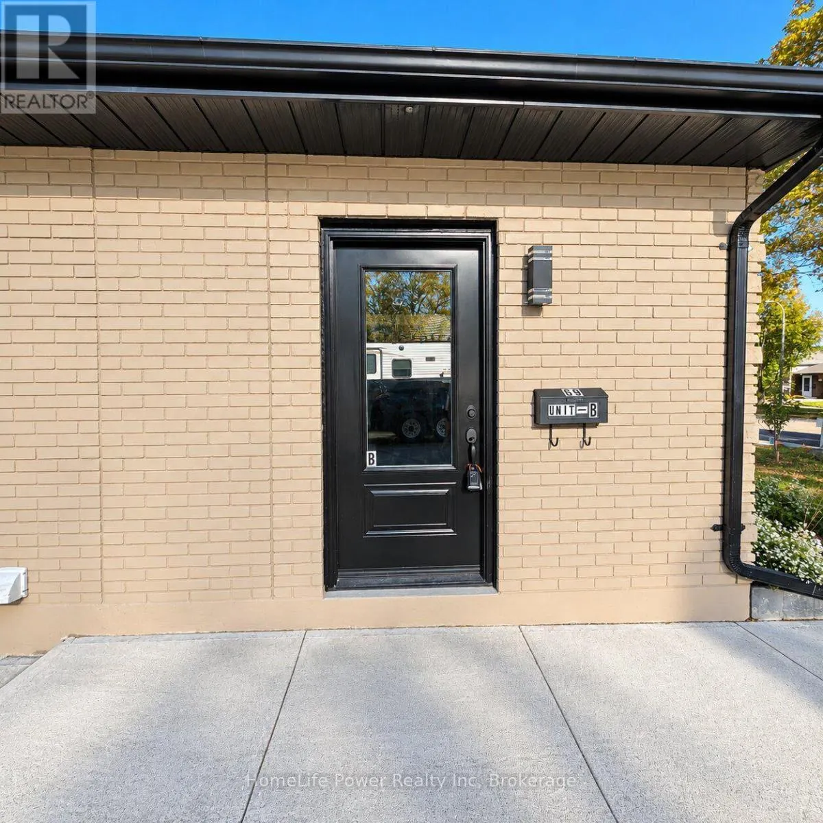 #  LOWER - 69 TUPPER CRESCENT ##  Lower