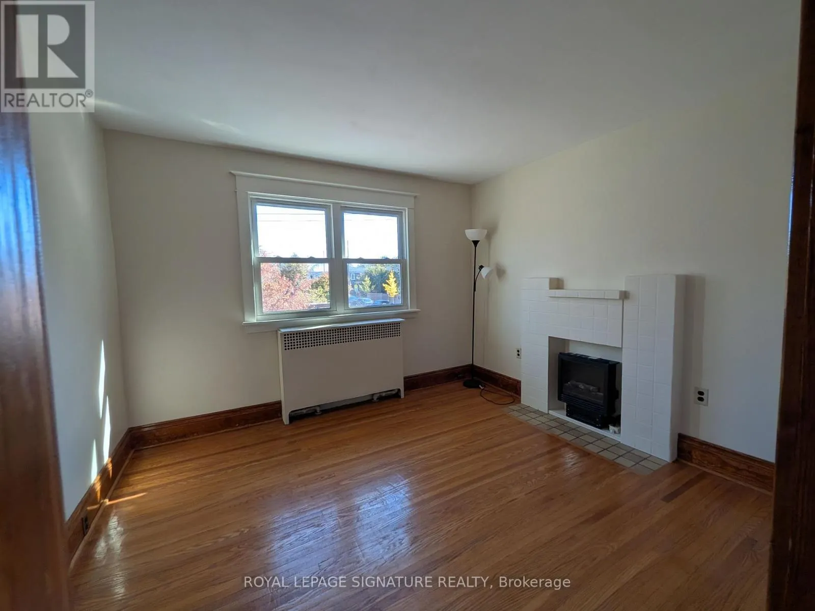 2 - 156 PARK ROW S