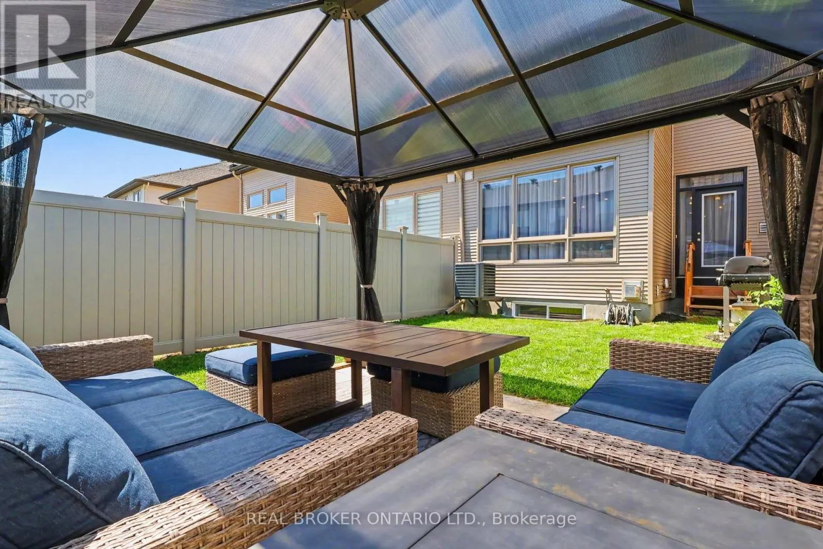 769 CAIRN CRESCENT