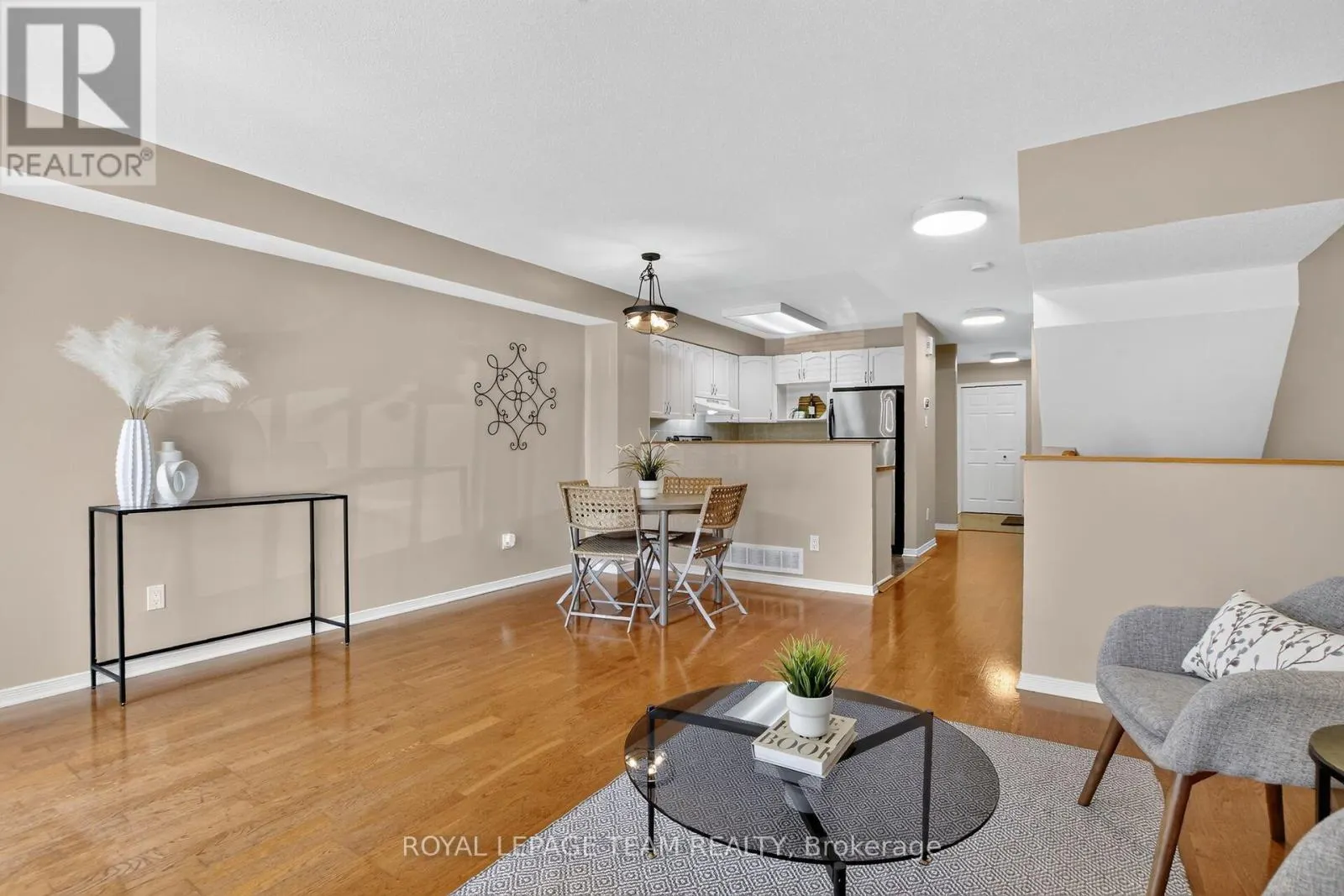 255 DEERCROFT AVENUE