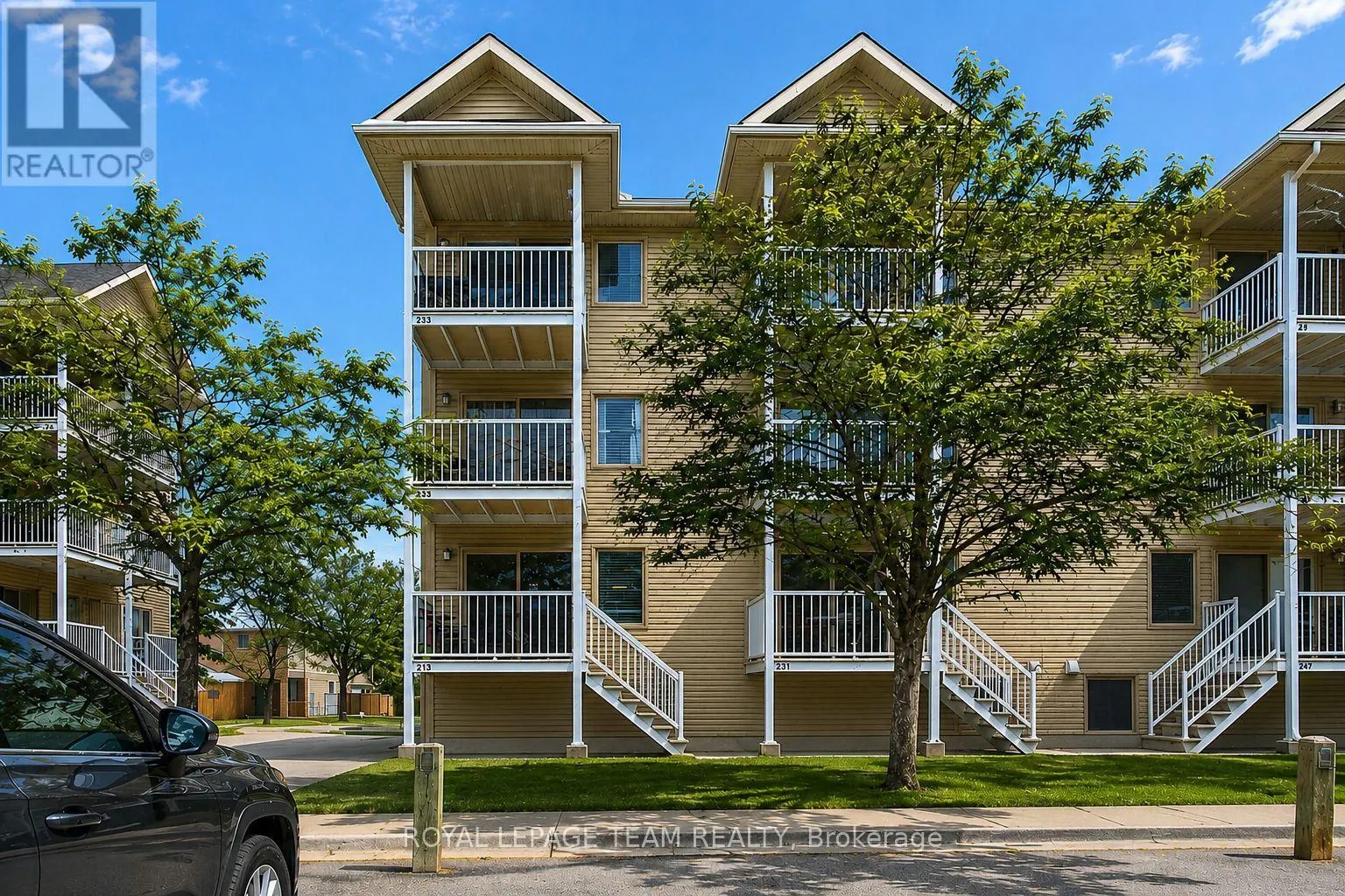 255 DEERCROFT AVENUE